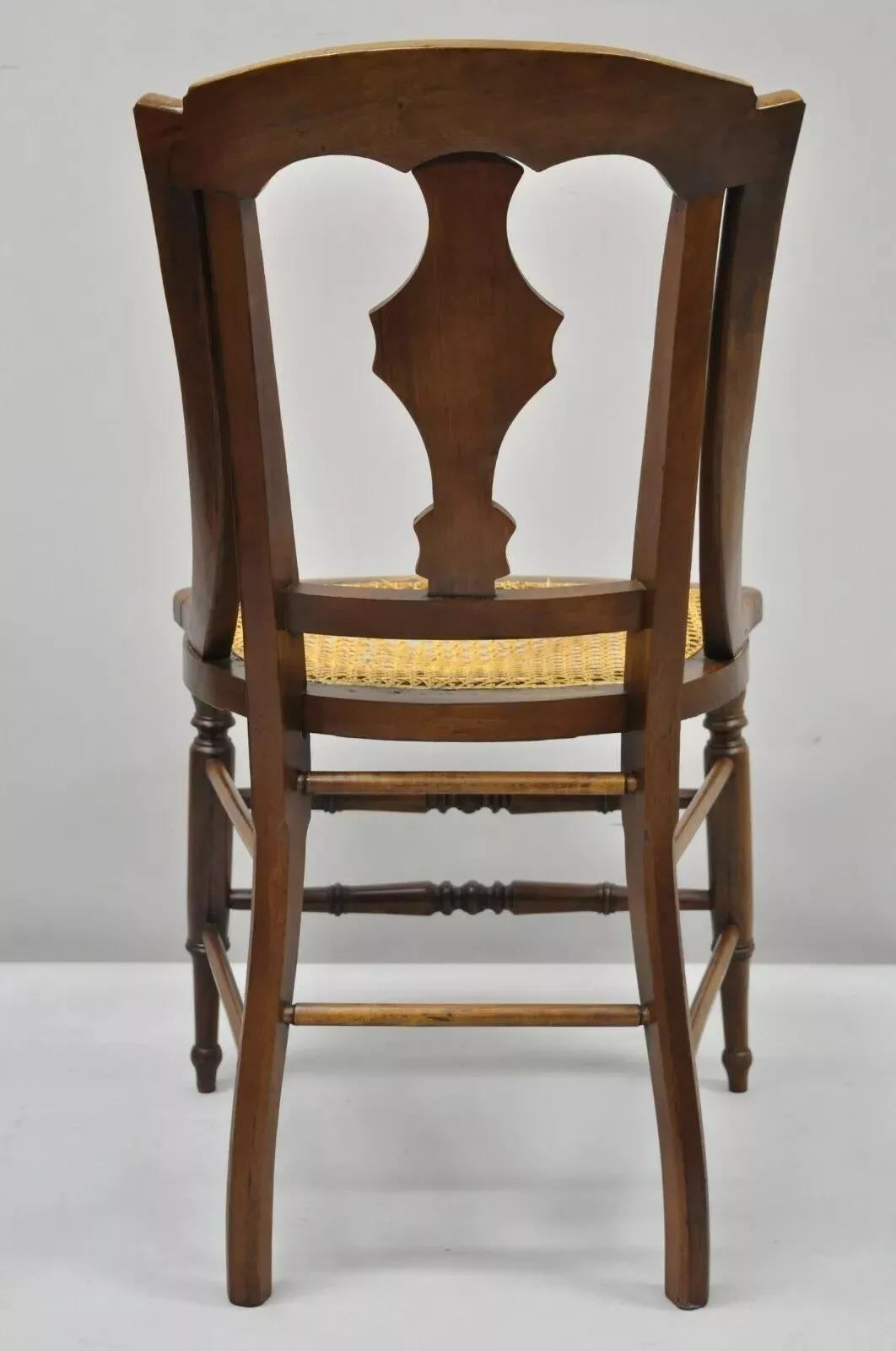 19ème siècle Antique Eastlake Victorian Carved Walnut Cane Dining Side Chair (B) en vente 3