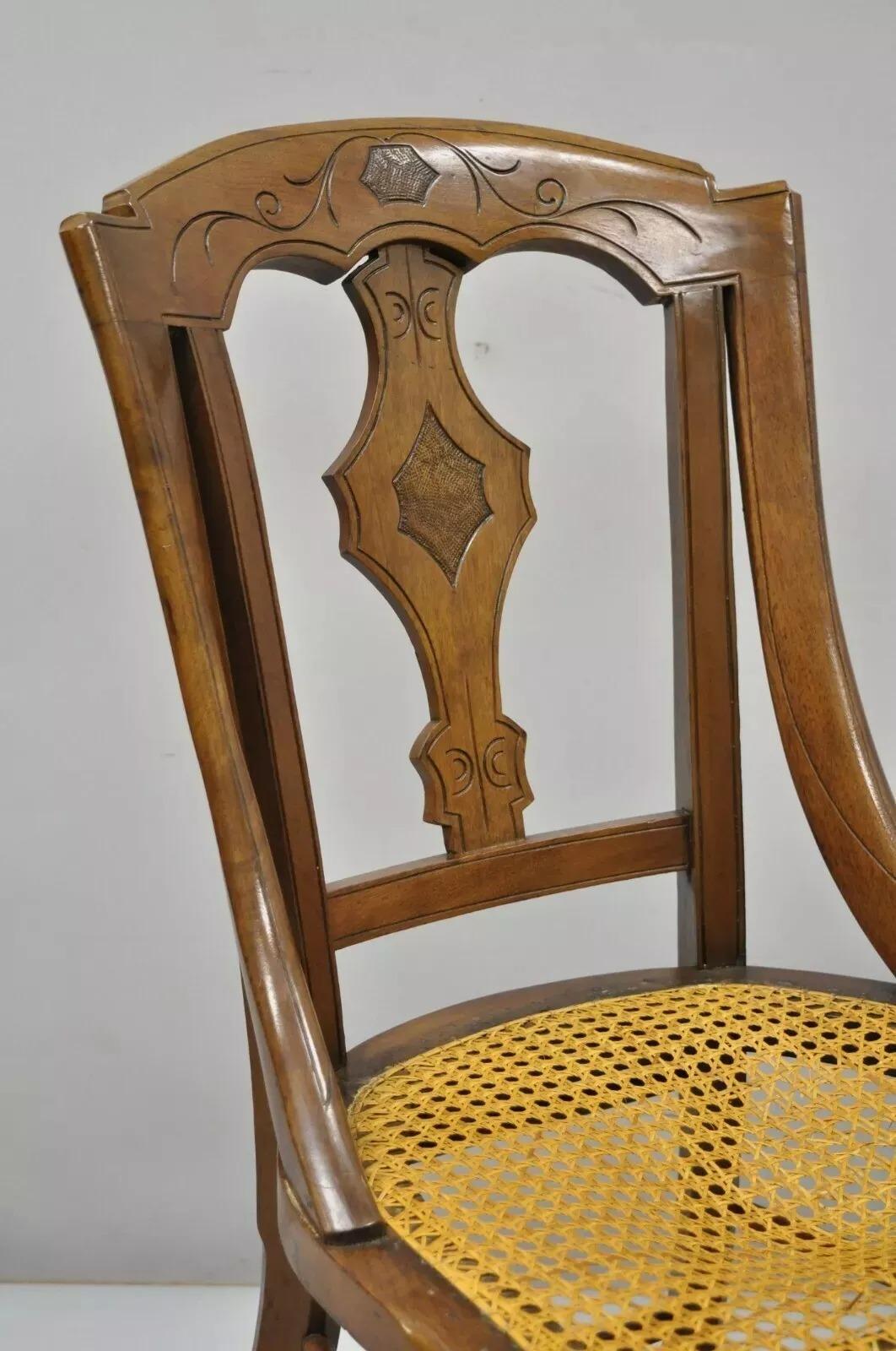 19ème siècle Antique Eastlake Victorian Carved Walnut Cane Dining Side Chair (B) en vente 5