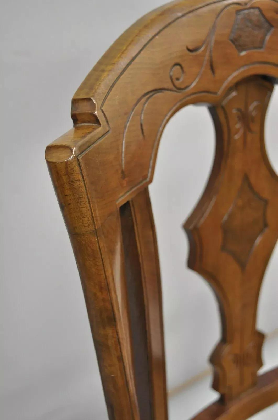 19ème siècle Antique Eastlake Victorian Carved Walnut Cane Dining Side Chair (B) en vente 1