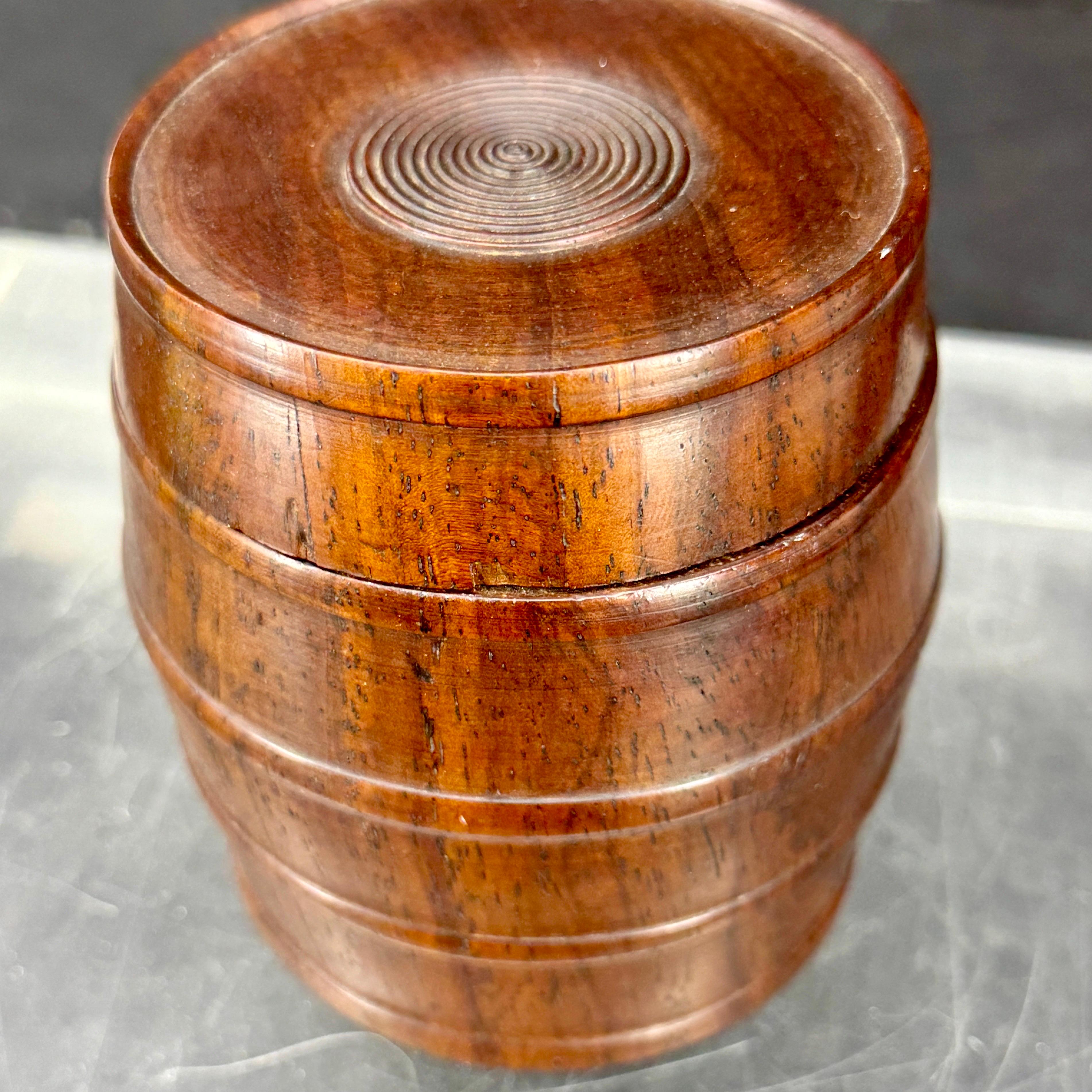 Bois Boîte à barils Empire en bois dur du 19e siècle, ancienne en vente