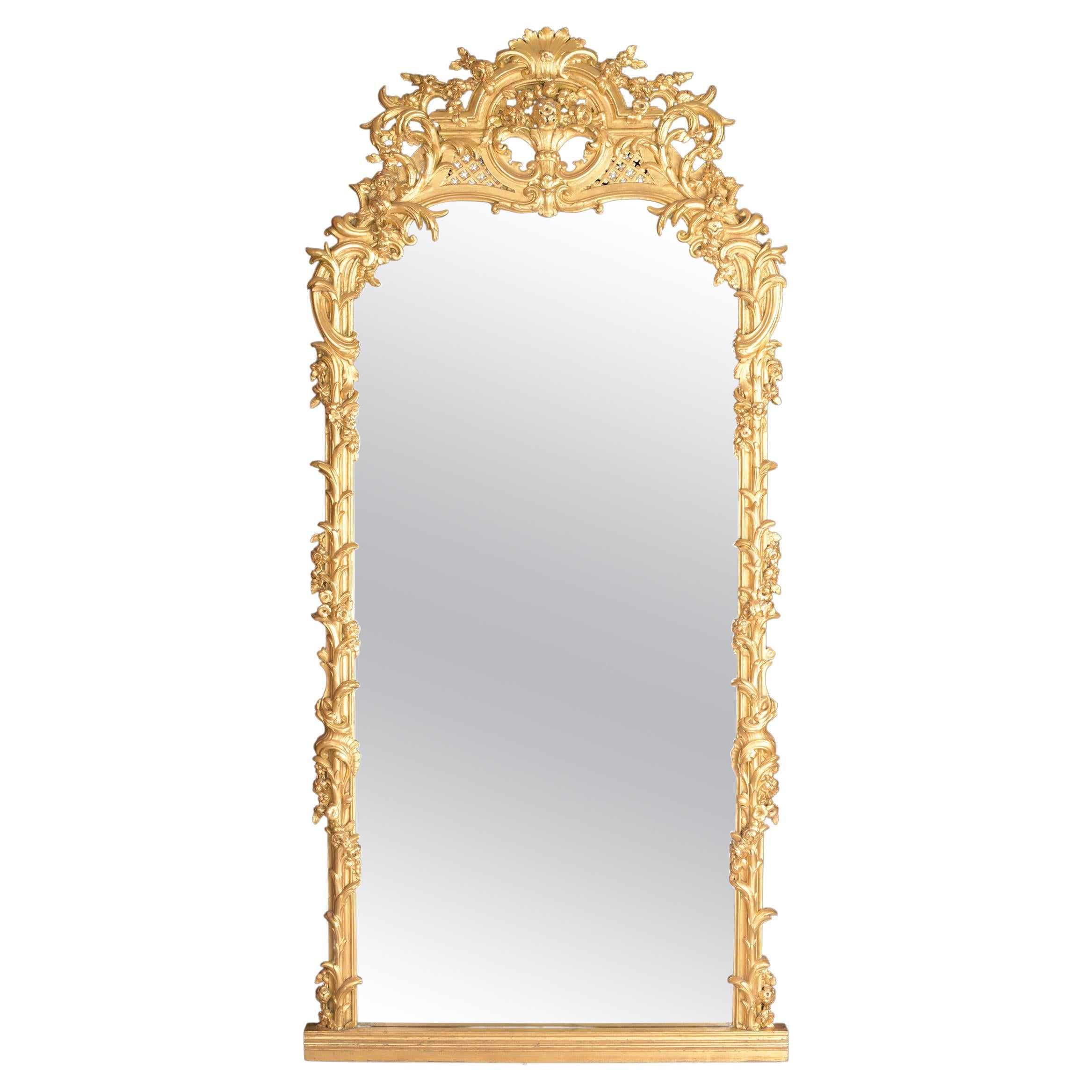 Siglo XIX Antiguo espejo inglés dorado de cuerpo entero