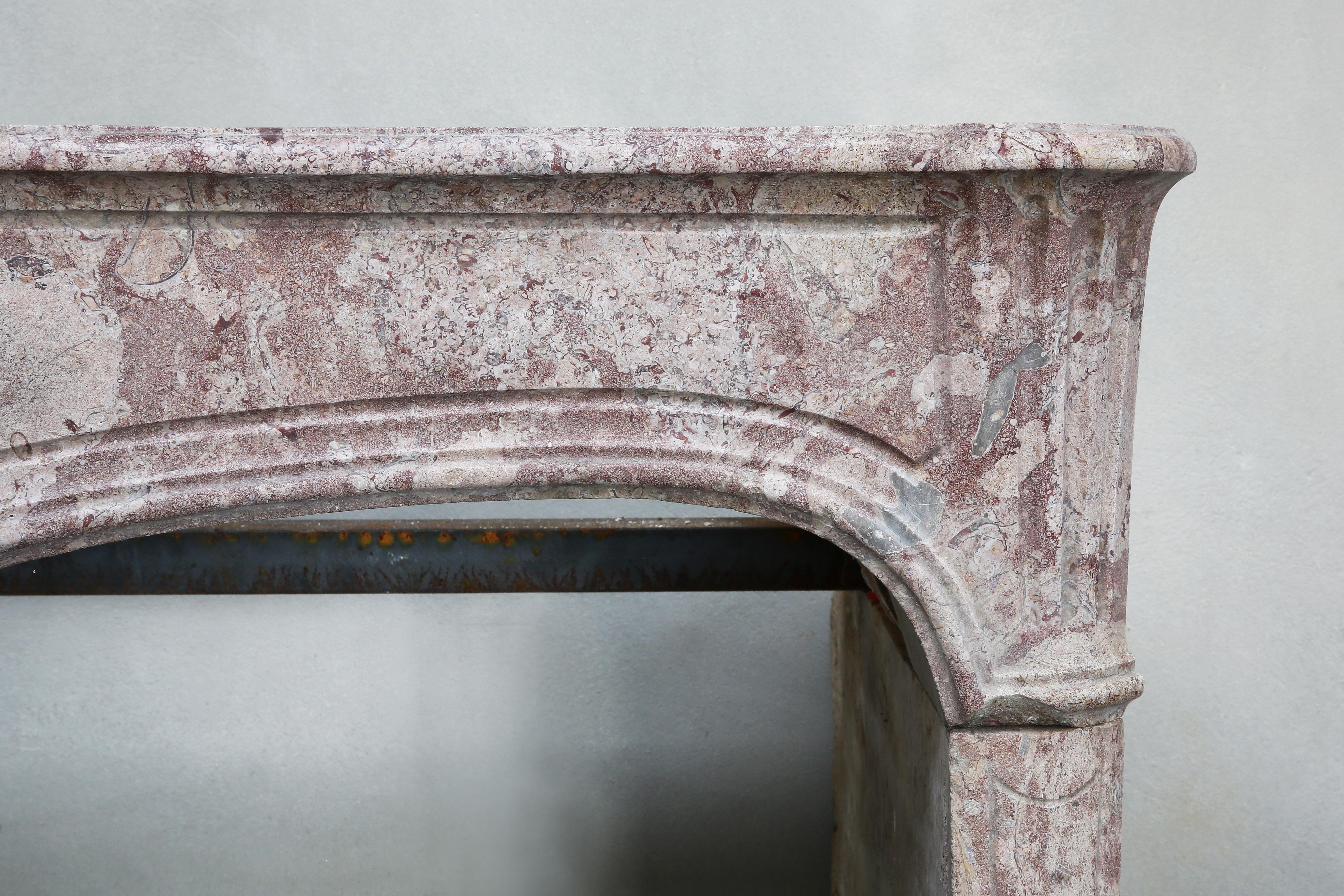 Antiker Kamin aus dem 19. Jahrhundert im Stil von Louis XV. im Zustand „Gut“ im Angebot in Made, NL