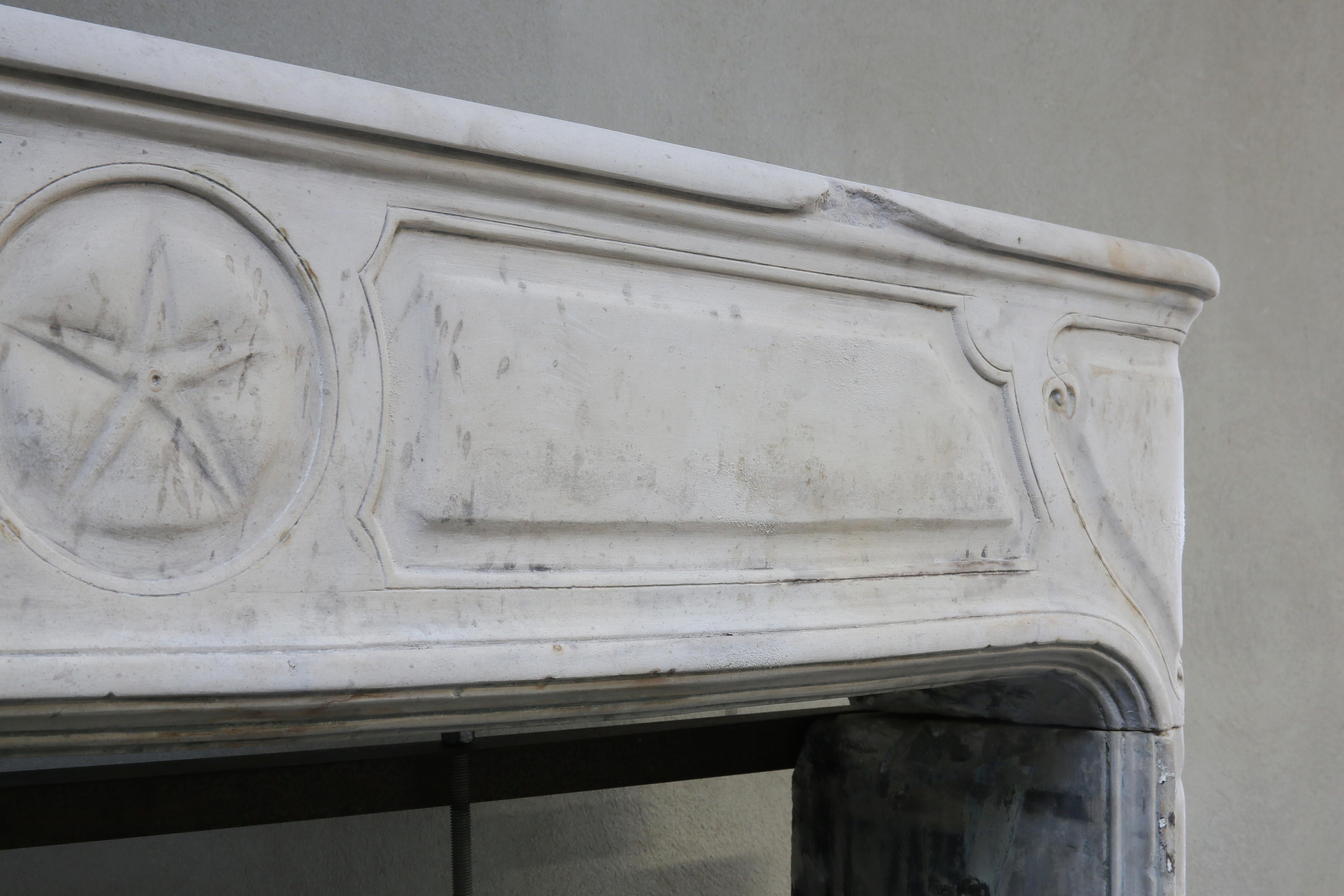 19th Century Antique Fireplace of French Limestone in Style of Louis XIV In Good Condition In Made, NL