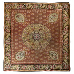 Tapis tissé à plat ancien du 19ème siècle, motif de médaillon marron et rose par Rug & Kilim