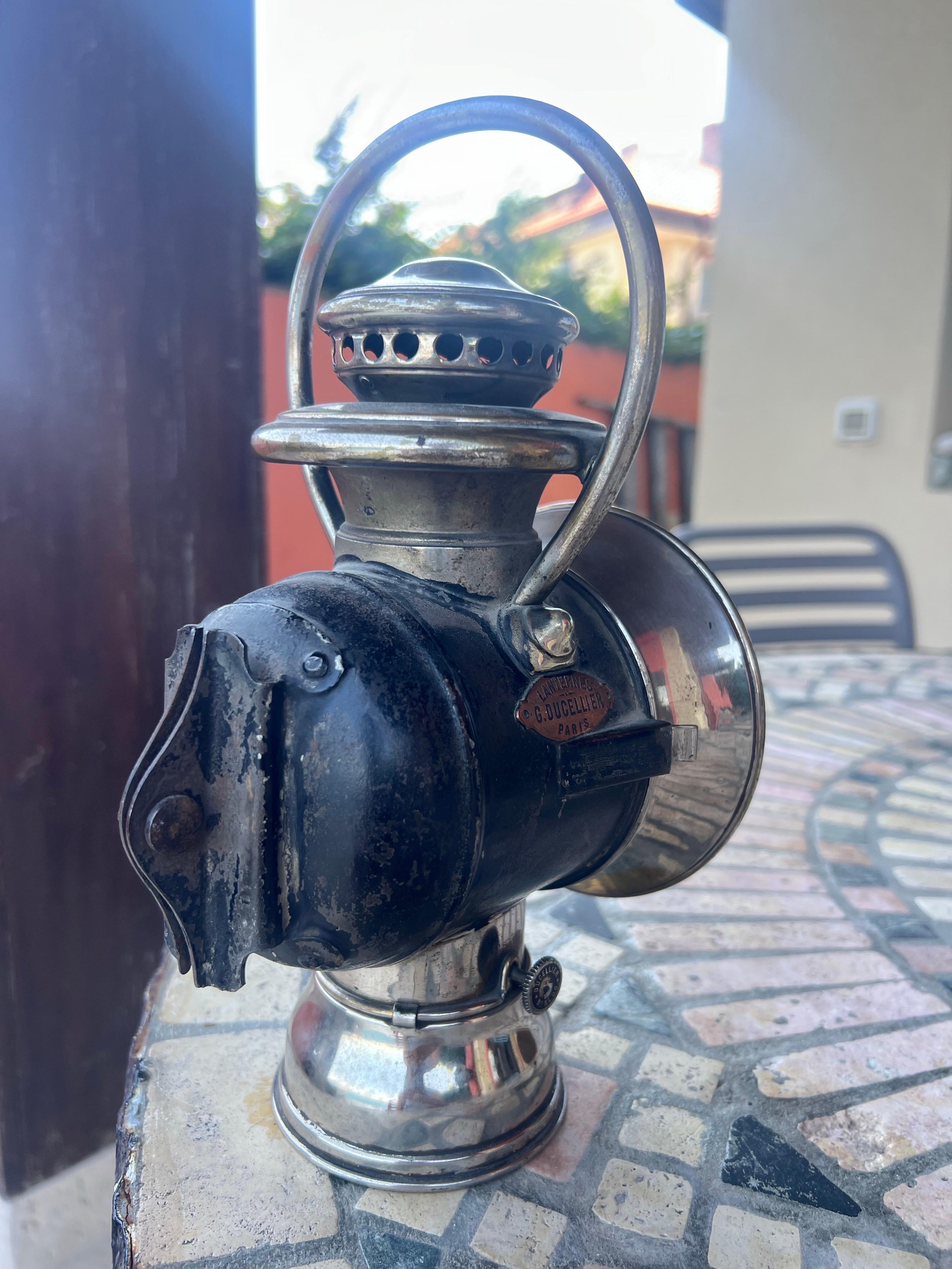 Antiguo farol de carruaje francés del siglo XIX, propiedad del presidente Émile Loubet Metal en venta