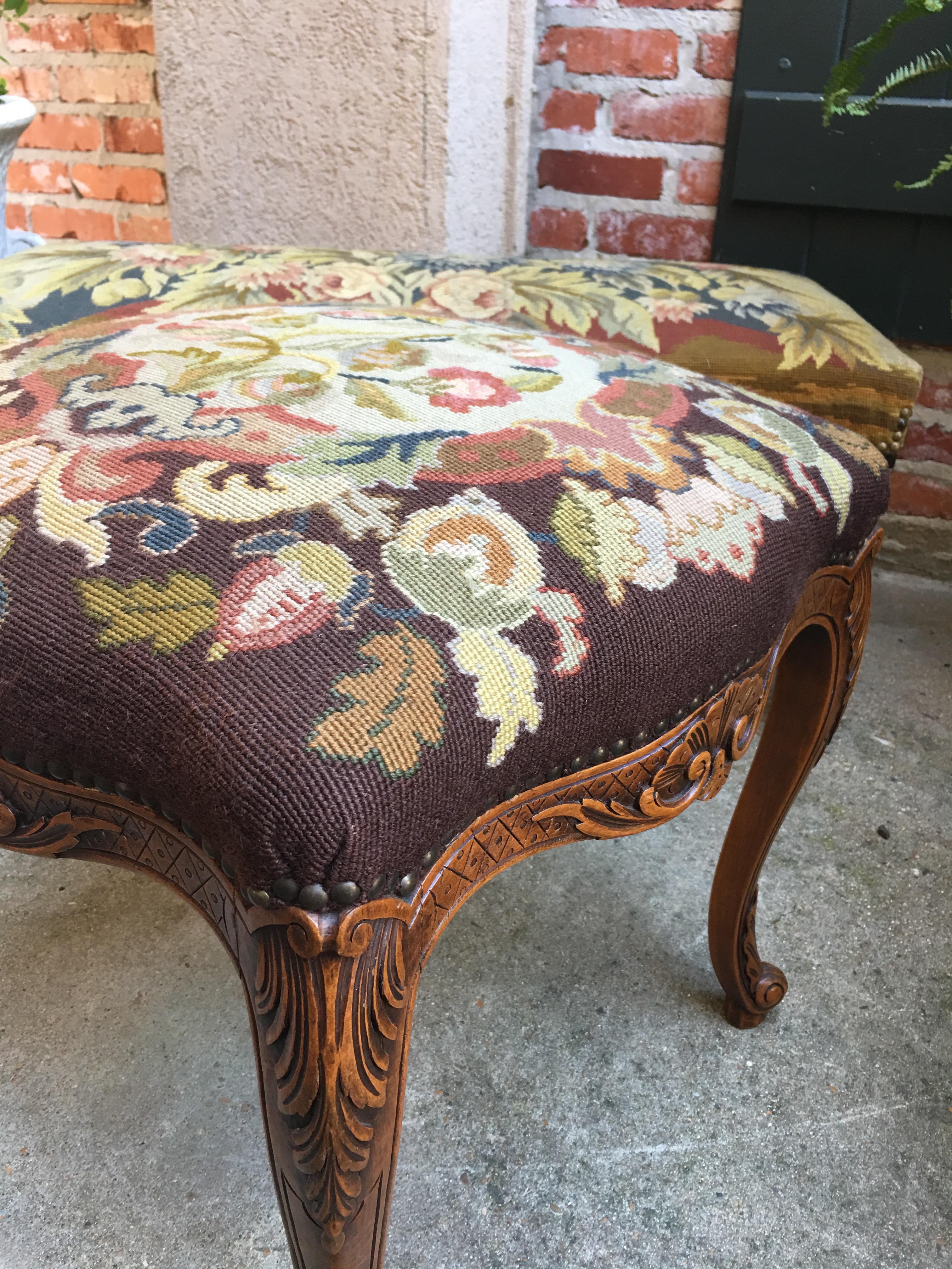 Antique French  Louis XV Stool Bench Floral Tapestry Needlework Carved Oak c1890 In Good Condition For Sale In Shreveport, LA