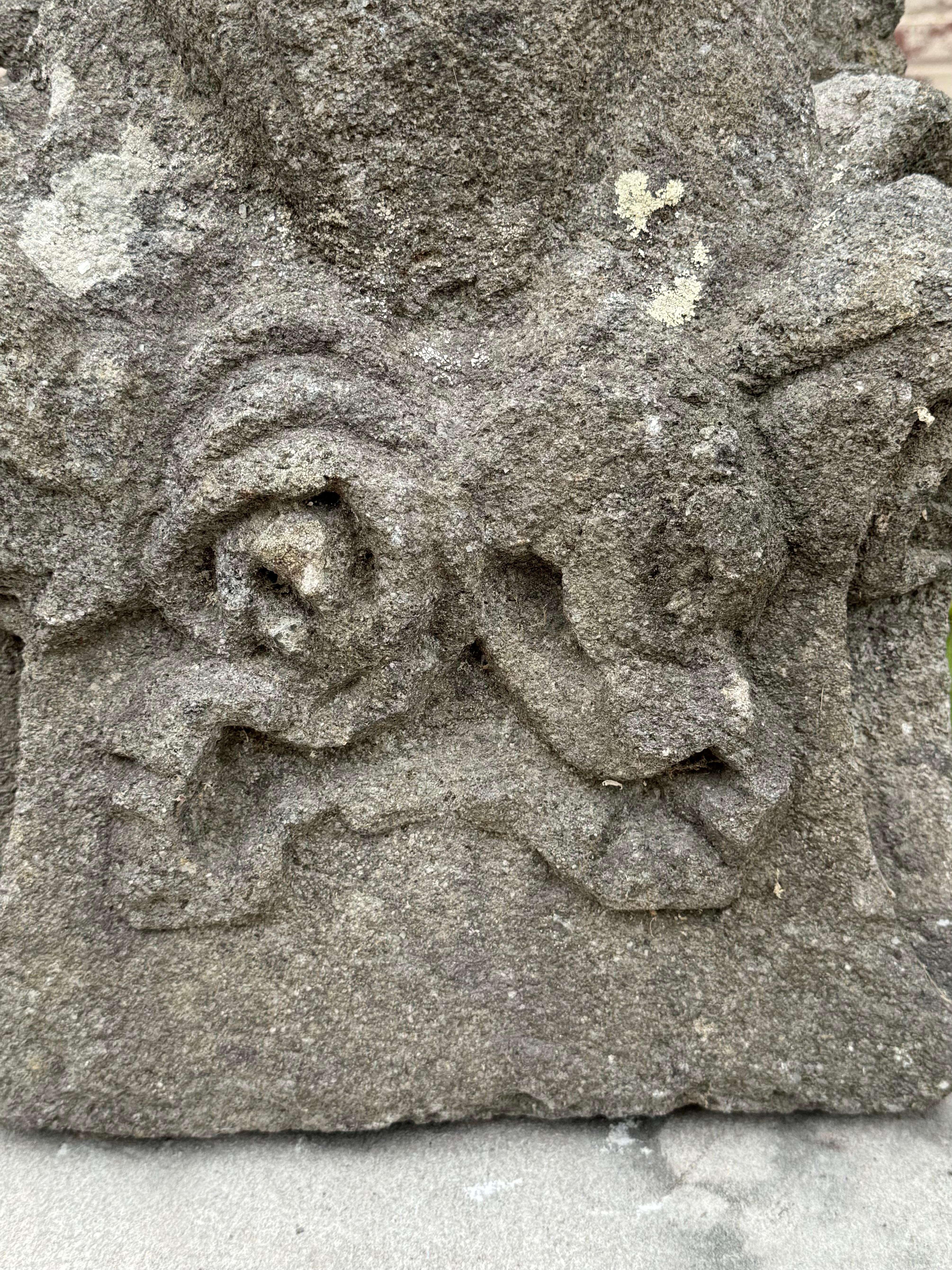 Siglo XIX Antique French Busto femenino tallado en piedra arenisca Escultura de jardín Estatua en venta 2