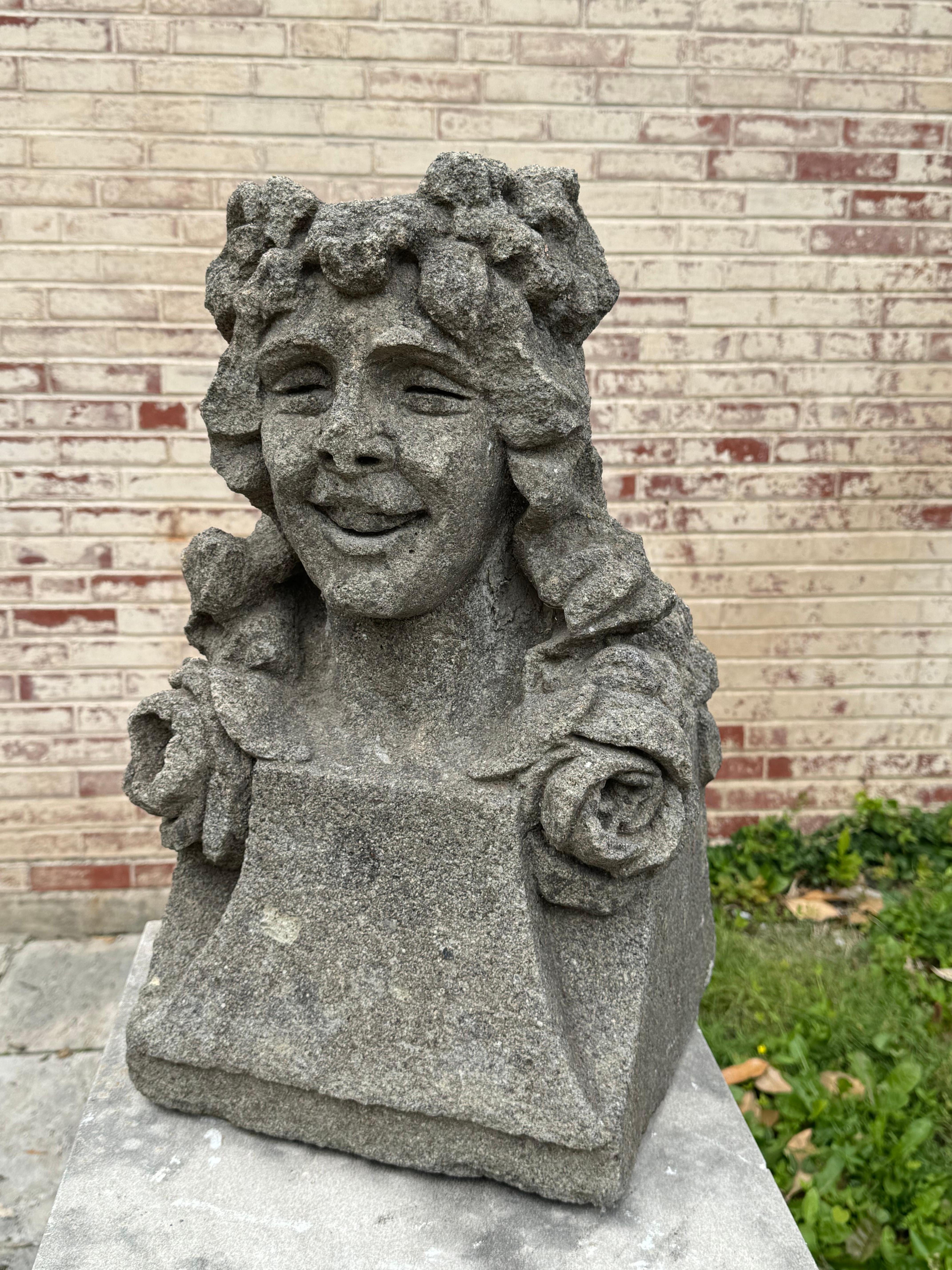 Siglo XIX Antique French Busto femenino tallado en piedra arenisca Escultura de jardín Estatua en venta 4