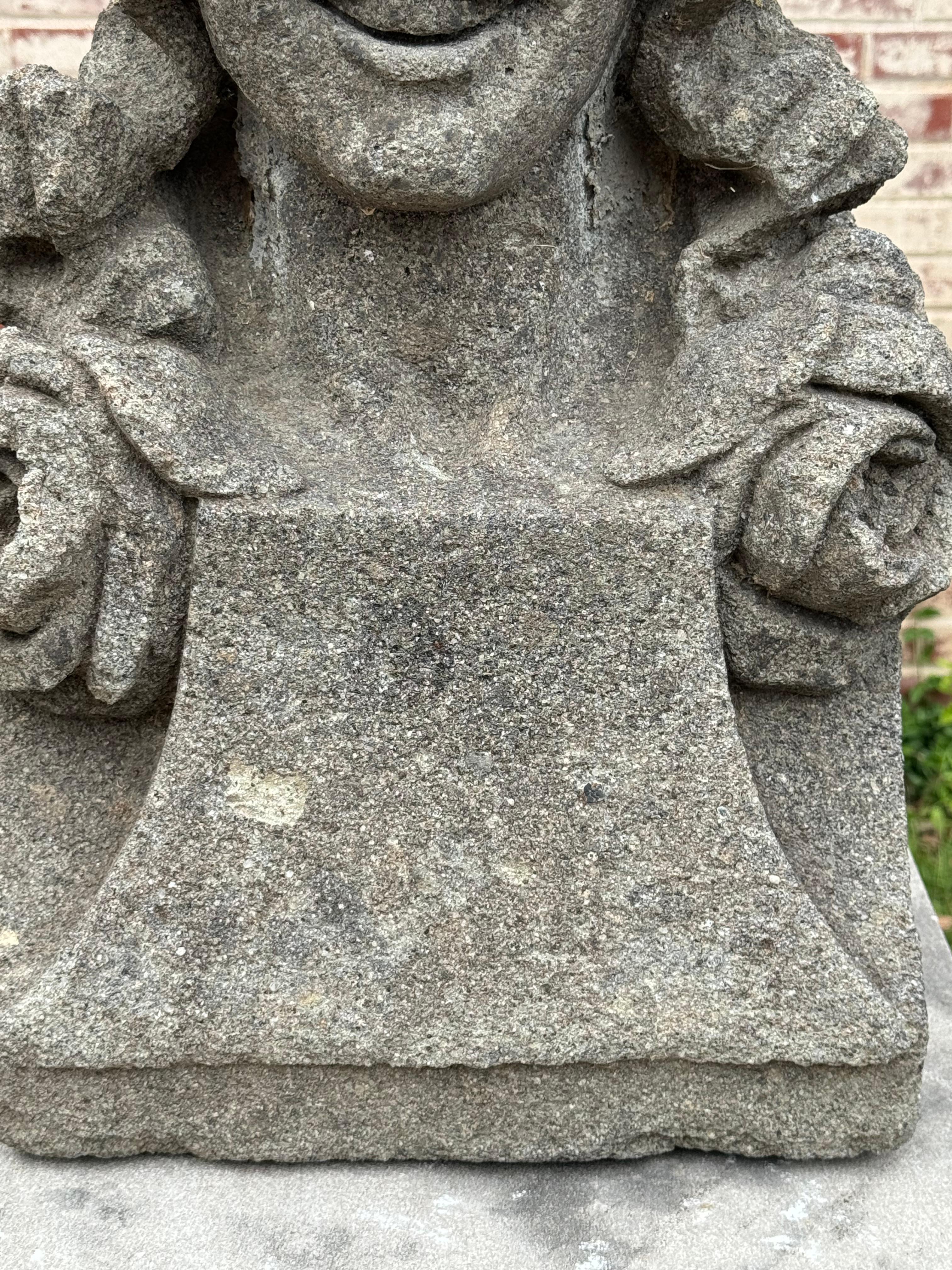Siglo XIX Antique French Busto femenino tallado en piedra arenisca Escultura de jardín Estatua en venta 7