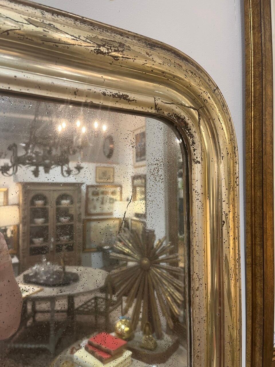 Doré Miroir mural doré Louis Philippe français ancien du 19ème siècle en vente