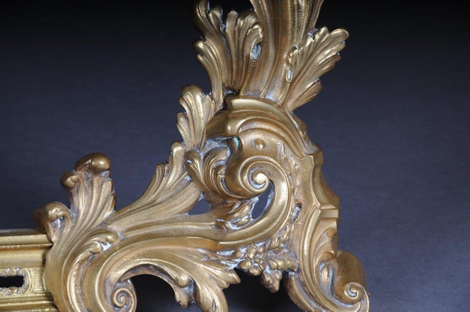 Intagliato a mano Antique French del 19° secolo, mensola da camino / caminetto in bronzo in vendita