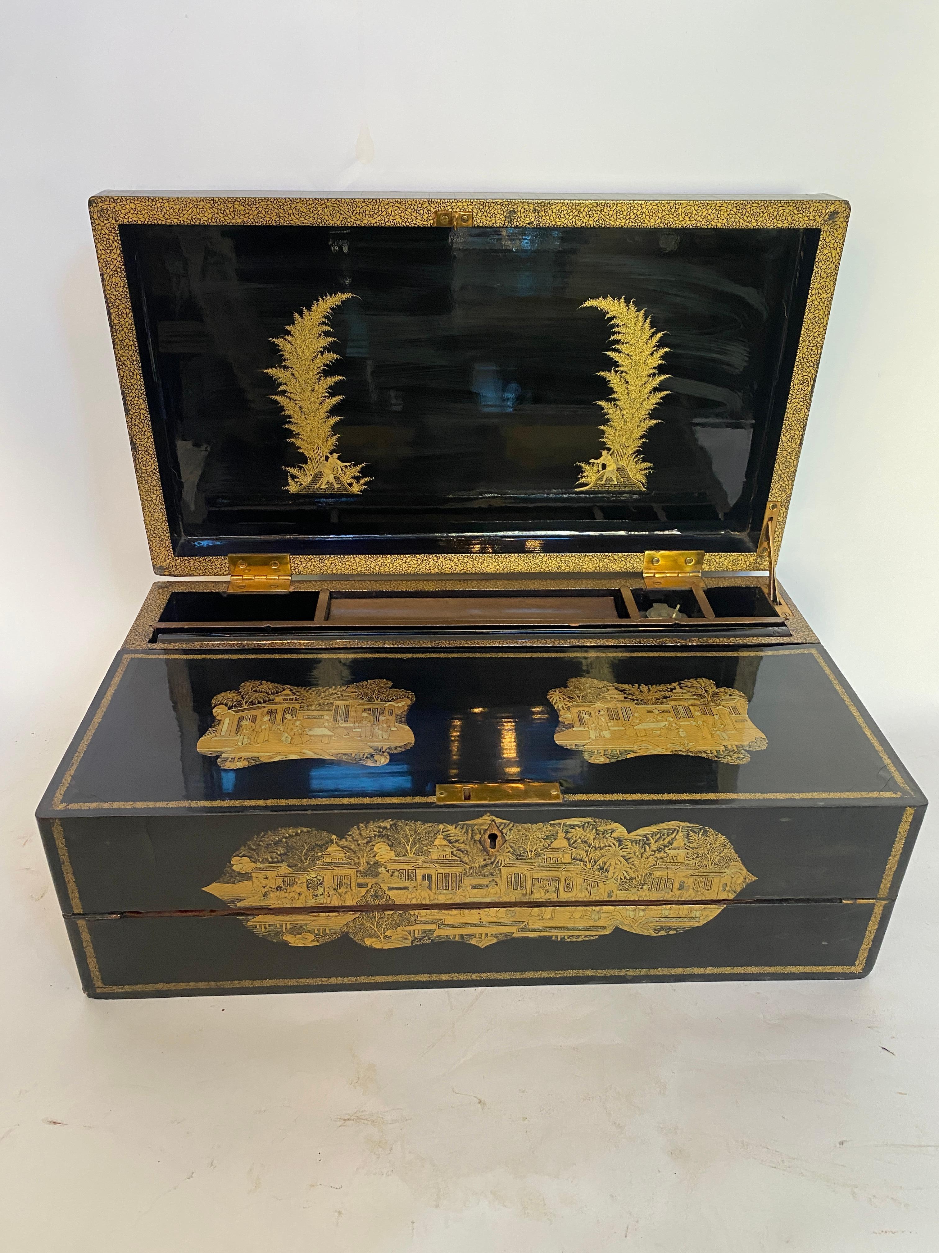 19th Century Antique 18.25'' Large Gilt Lacquer Chinese Writing Box For Sale 3