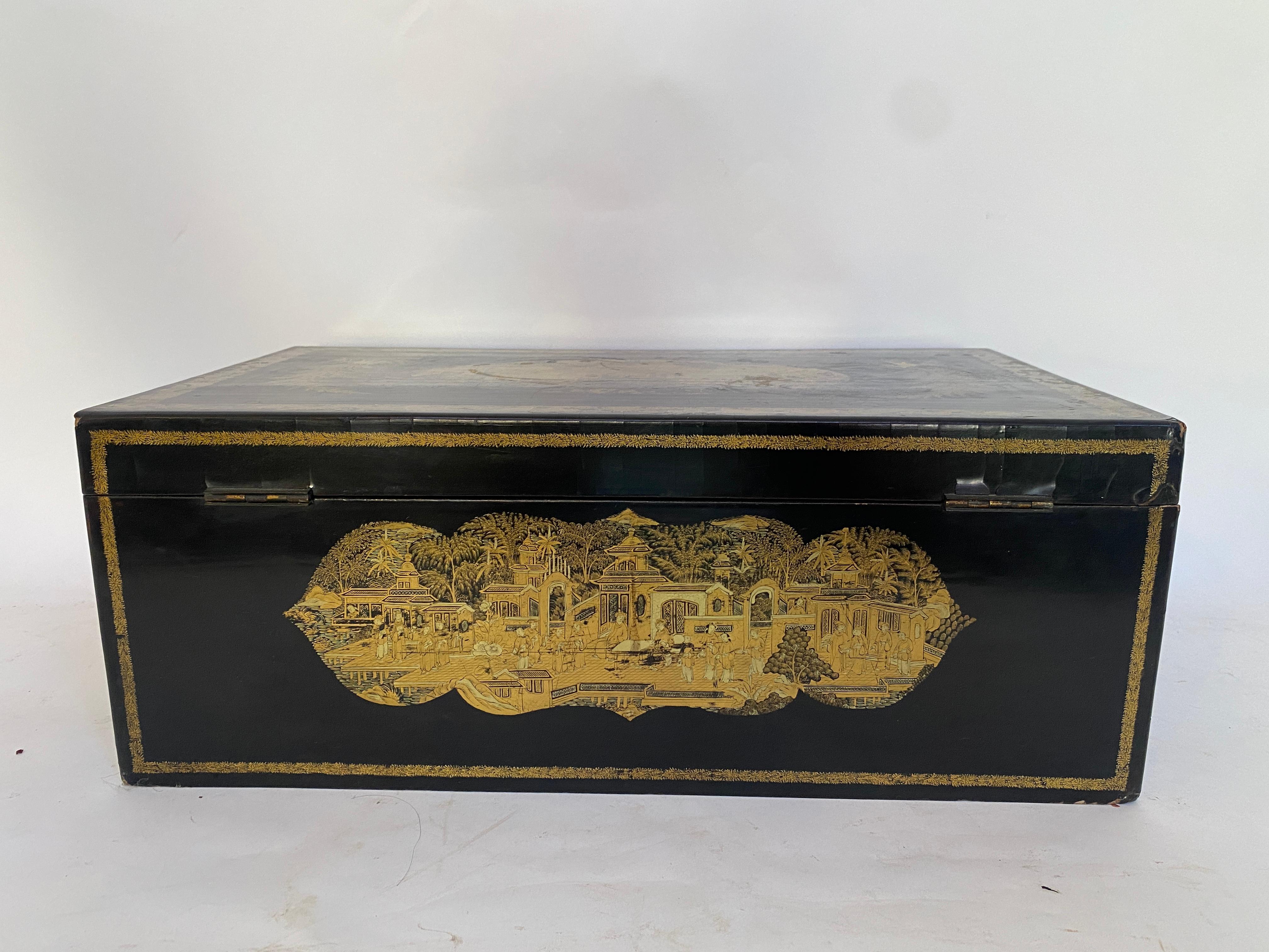 19th Century Antique 18.25'' Large Gilt Lacquer Chinese Writing Box For Sale 4