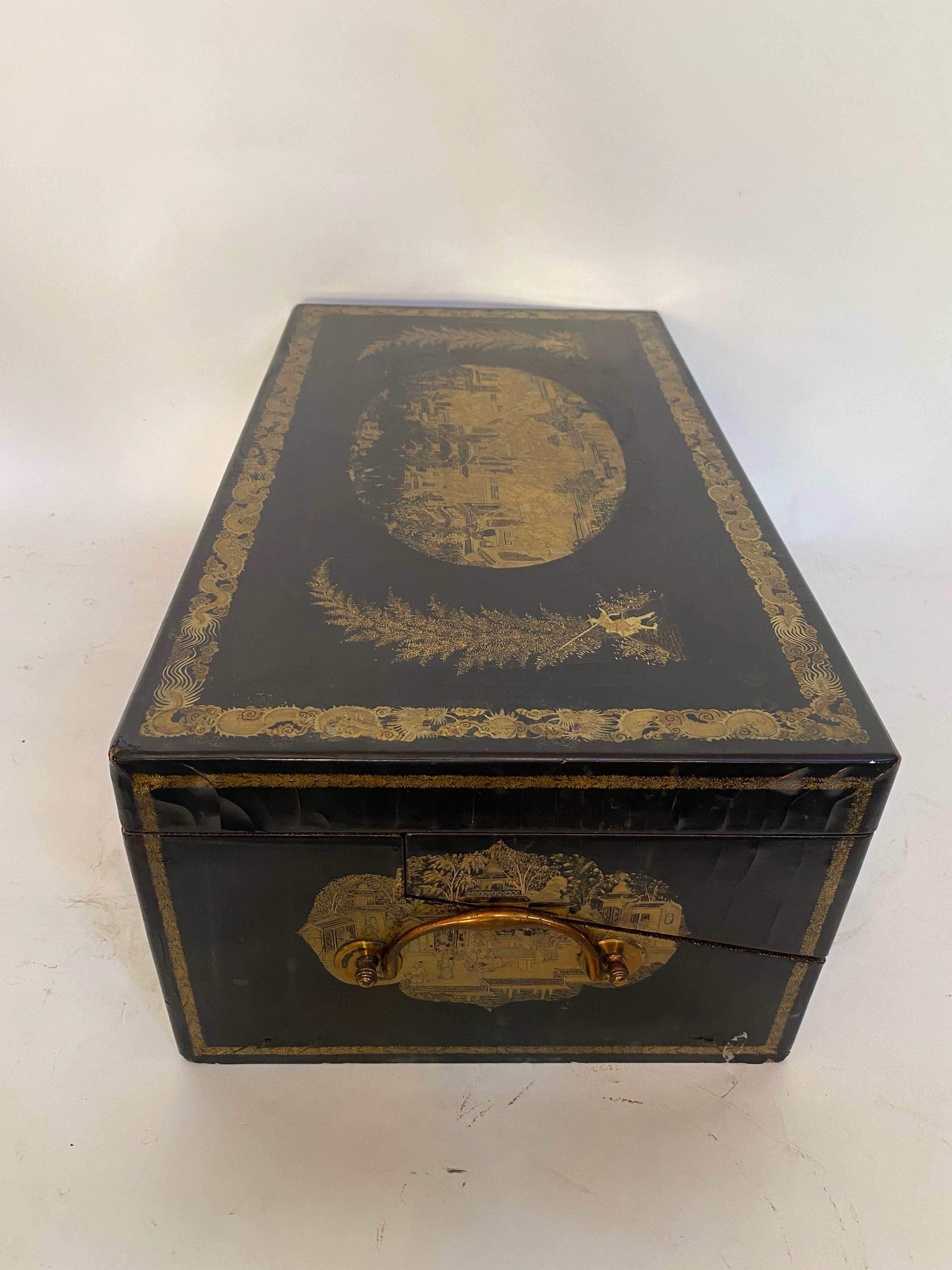 19th Century Antique 18.25'' Large Gilt Lacquer Chinese Writing Box For Sale 7