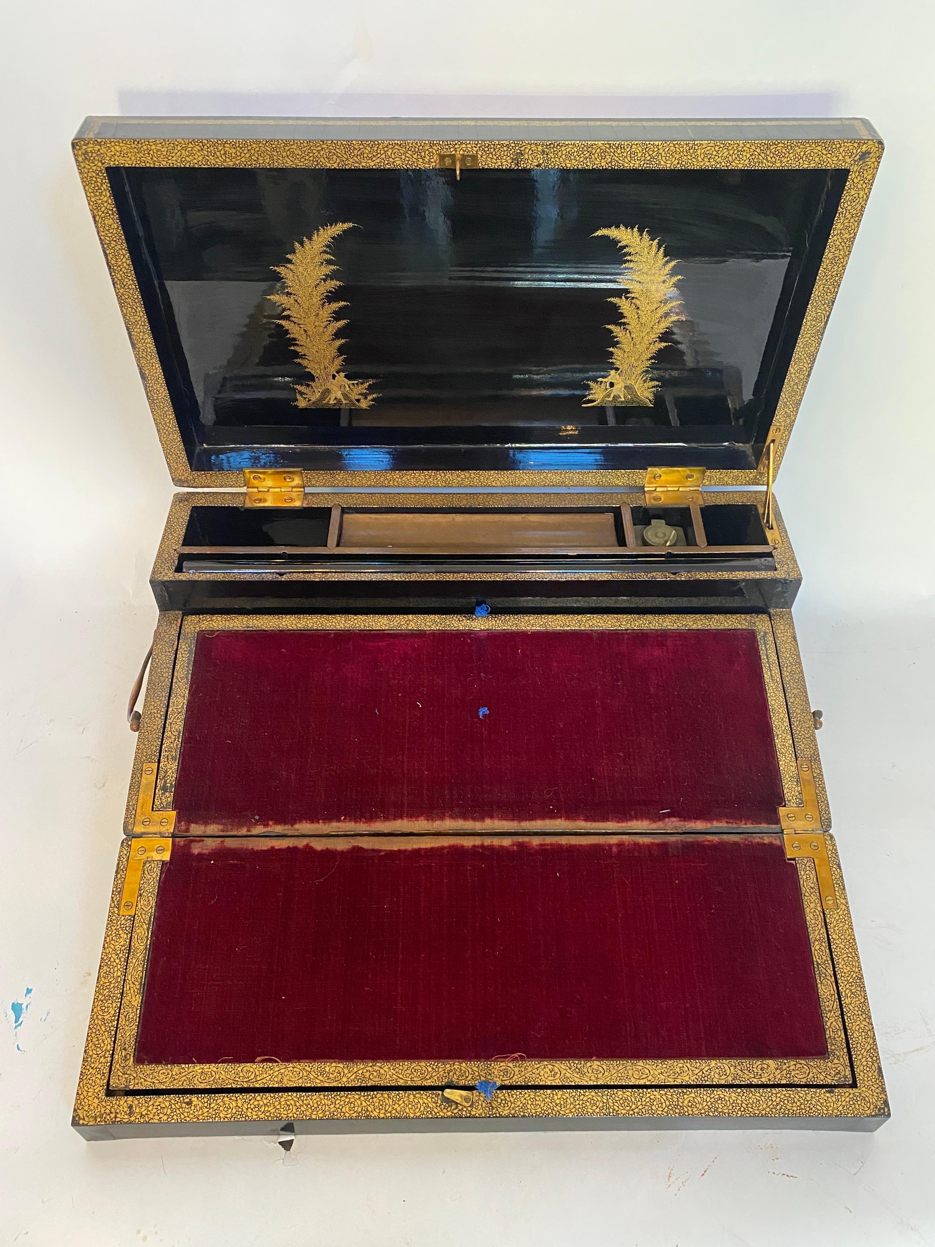 19th Century Antique 18.25'' Large Gilt Lacquer Chinese Writing Box For Sale 8