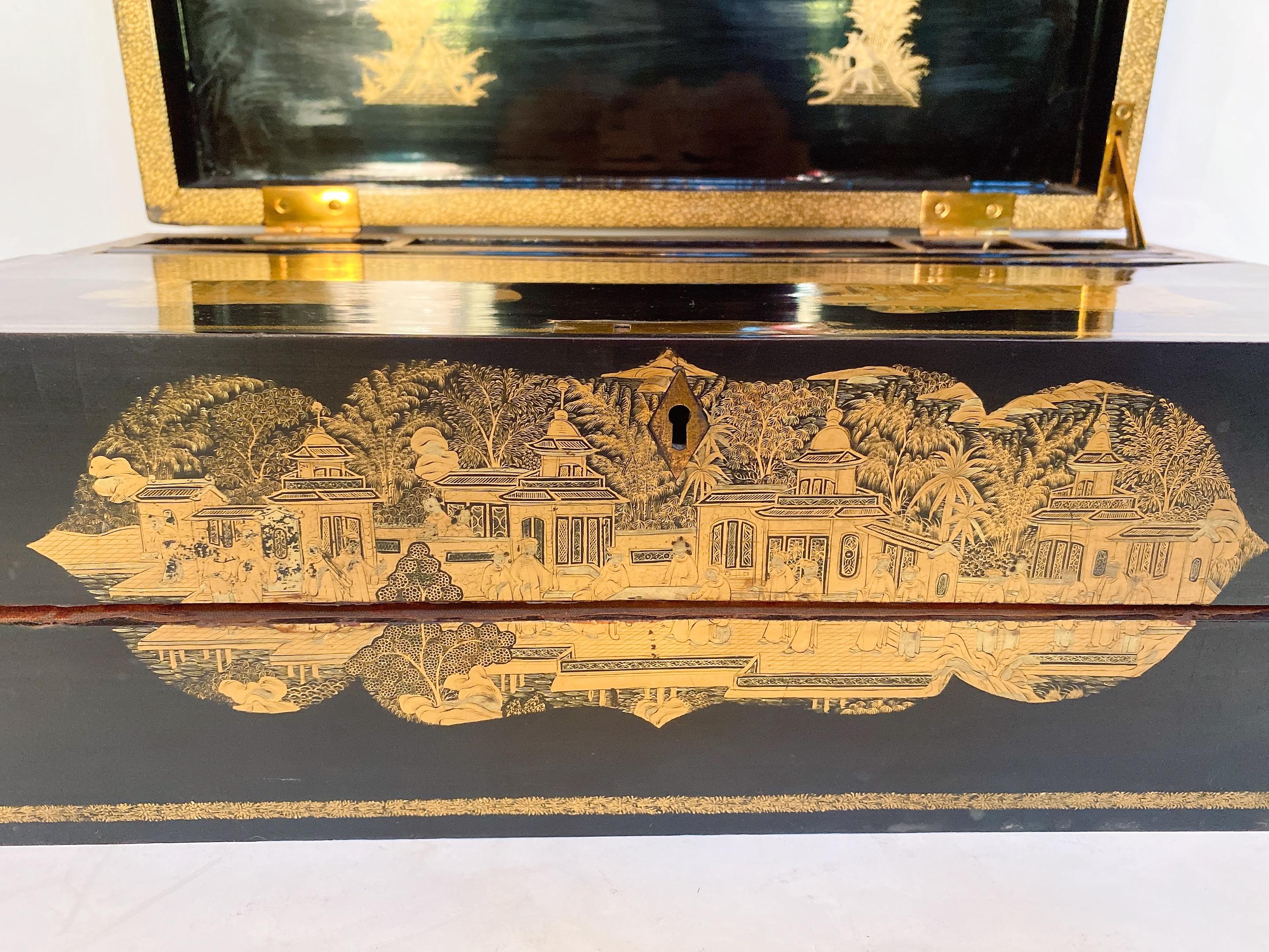 19th Century Antique 18.25'' Large Gilt Lacquer Chinese Writing Box For Sale 11