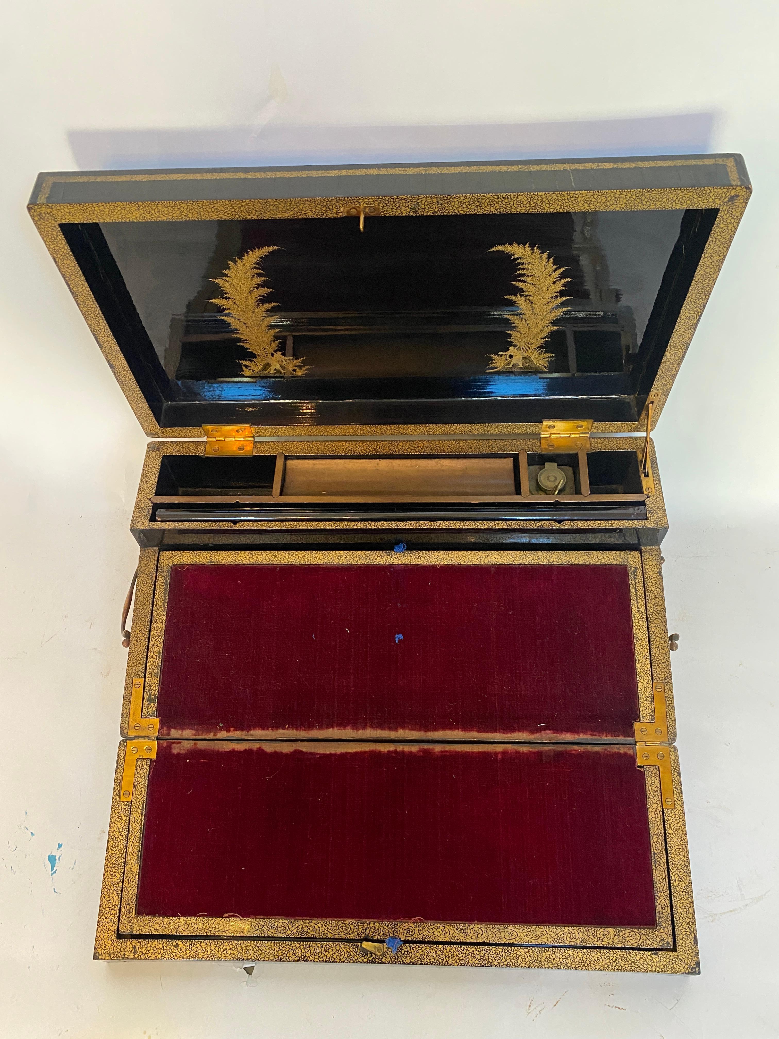 19th Century Antique 18.25'' Large Gilt Lacquer Chinese Writing Box For Sale 1
