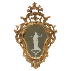 Siglo XIX Antiguo Espejo Cornucopia Dorado con Figura Femenina Grabada