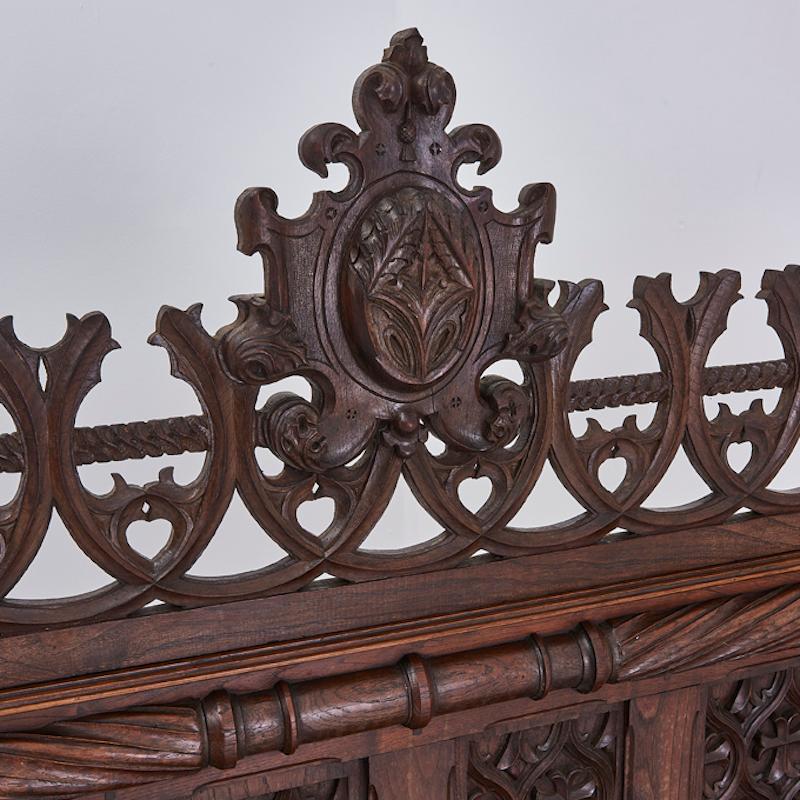 Bois Banc d'église néo-gothique ancien du 19ème siècle en vente