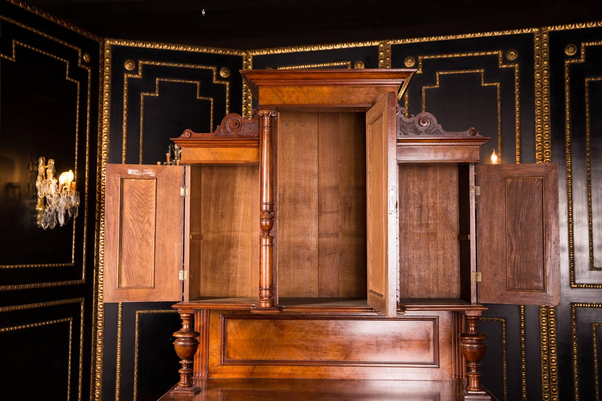 19th Century, Antique Gründerzeit Buffet Walnut on Softwood In Good Condition In Berlin, DE