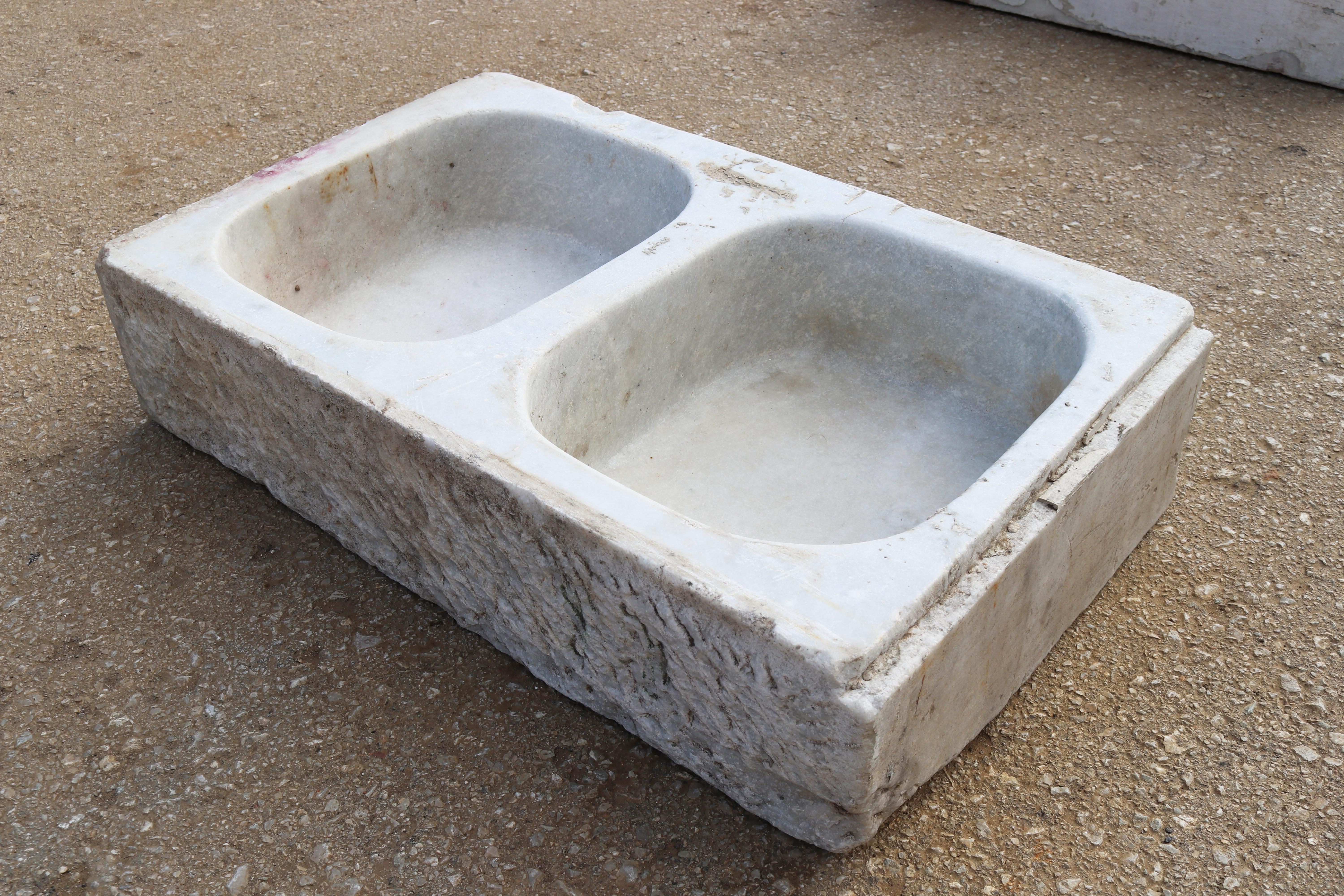 19th Century Antique Hand Carved White Marble Double Basin Kitchen Sink In Good Condition For Sale In Marbella, ES