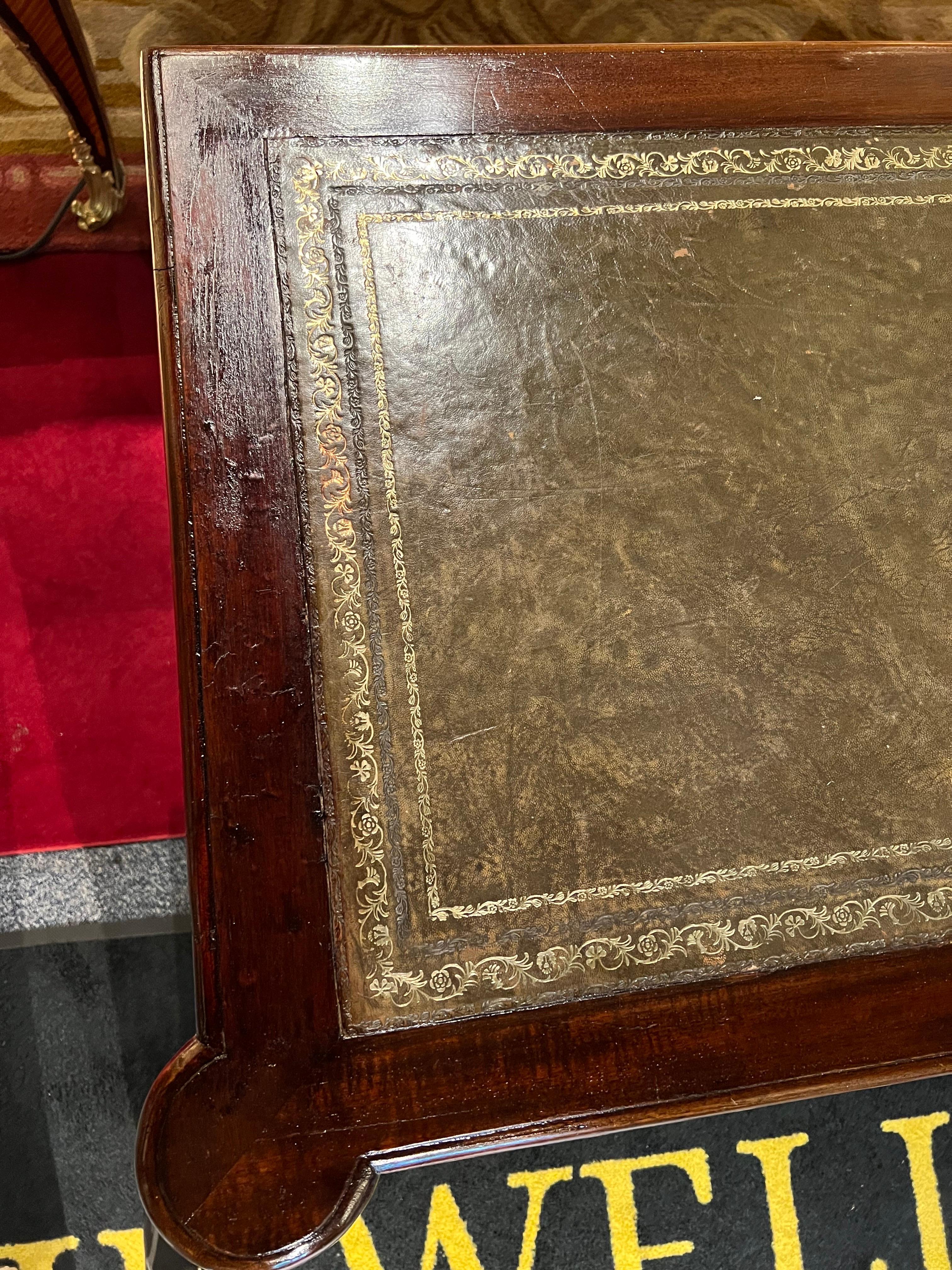 Antiker historischer Damen-Schreibtisch aus englischem Mahagoni des 19. Jahrhunderts 1860-1880 im Angebot 1