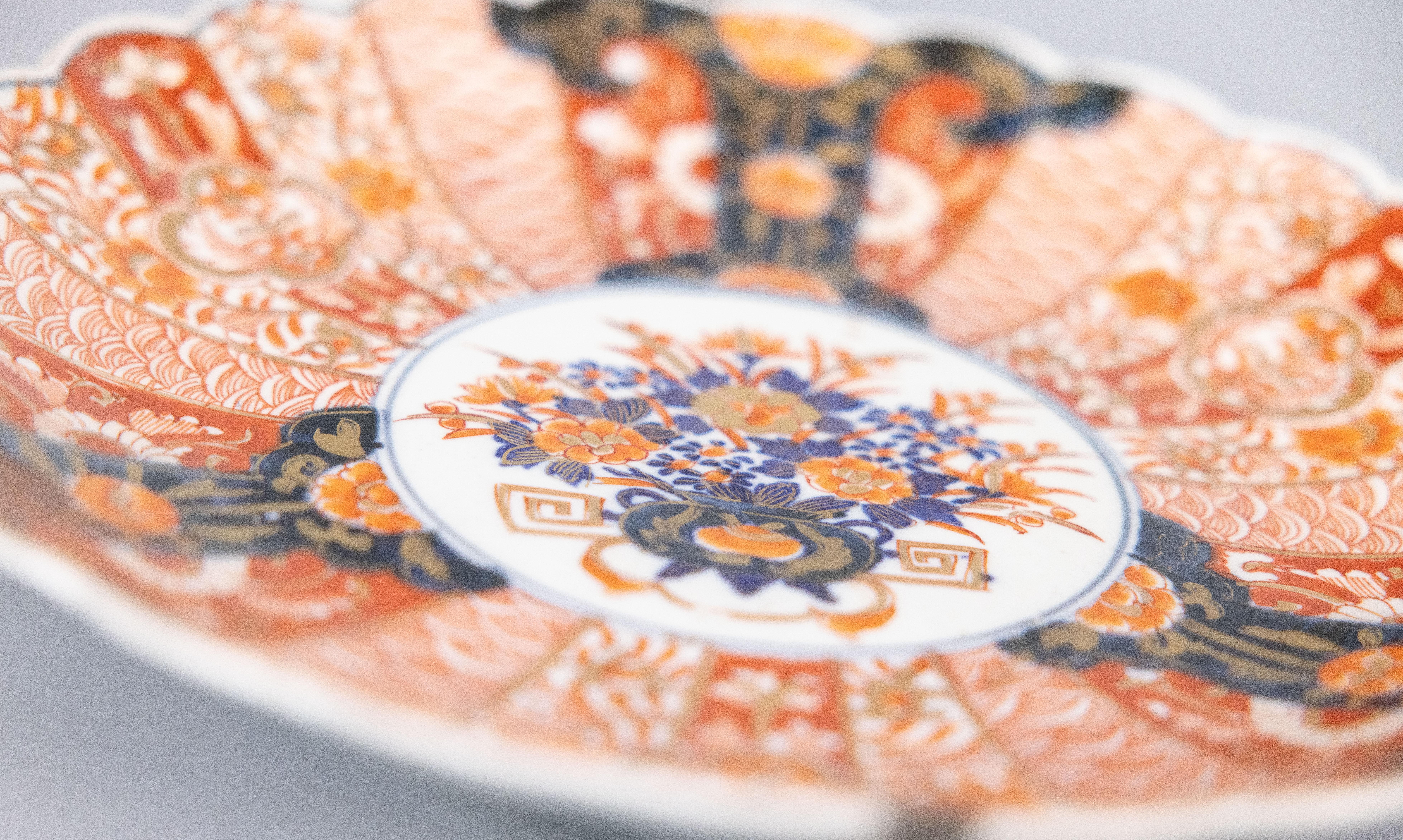 Japanese 19th Century Antique Imari Porcelain Chargers, a Pair For Sale