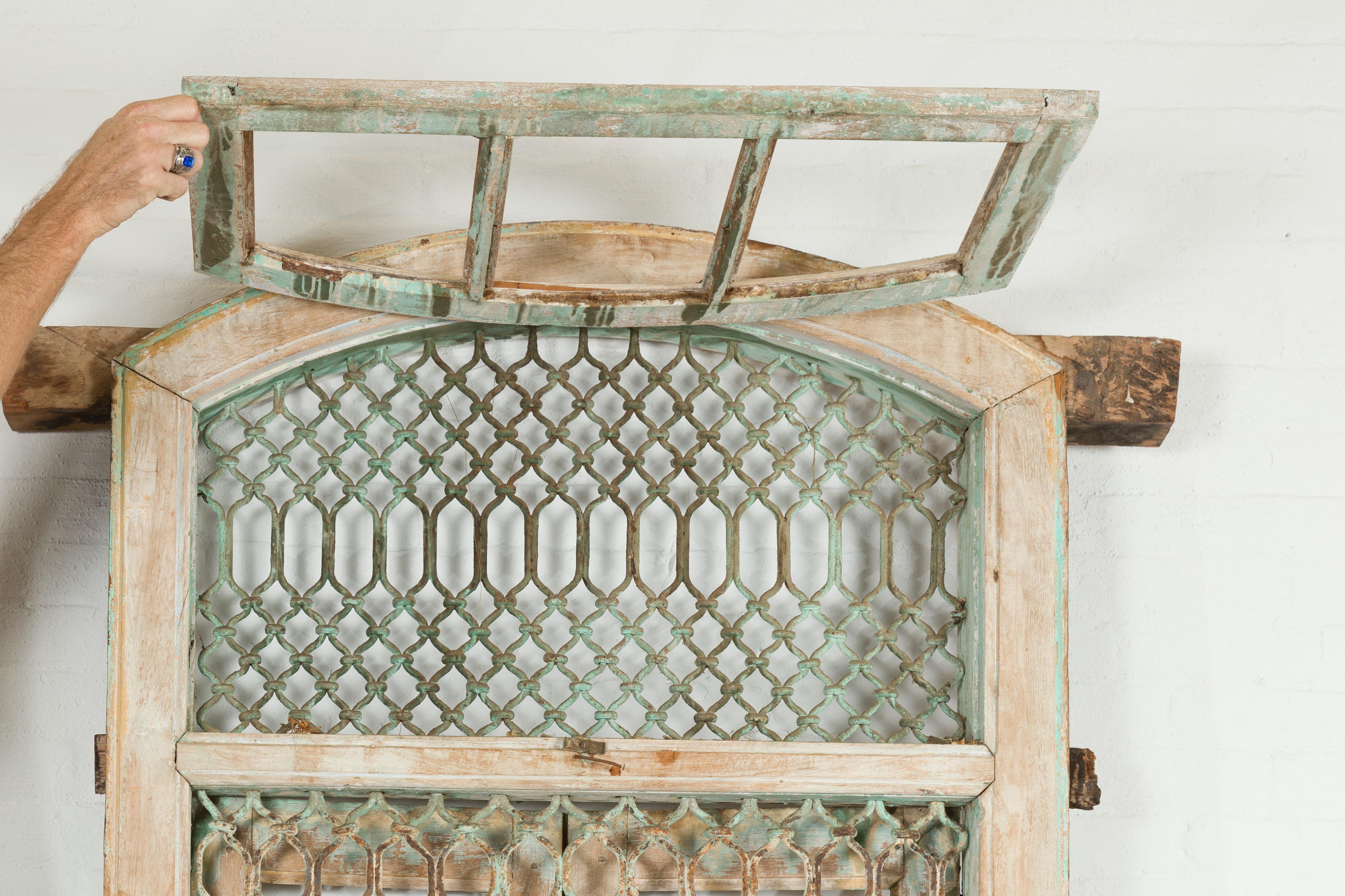 Antique Indian 1900s Grate Window with Green Paint and Distressed Patina For Sale 5