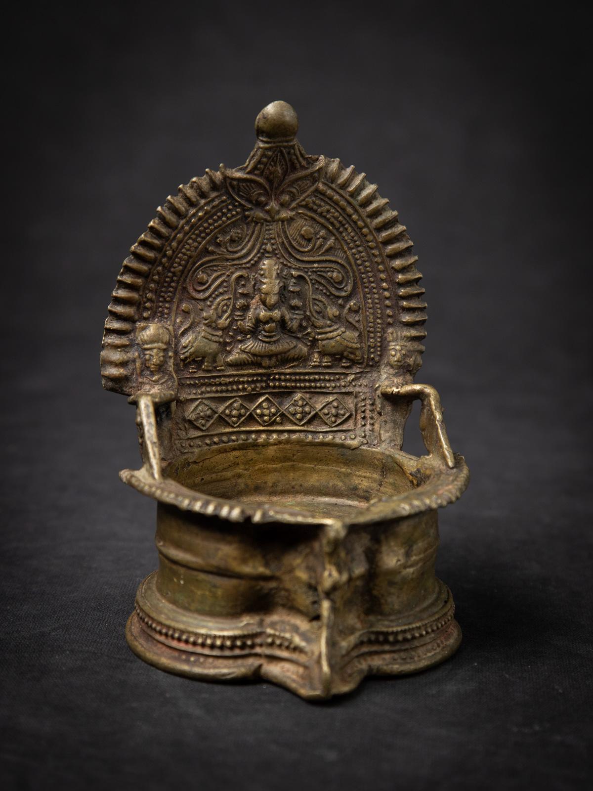 19. Jahrhundert Antike indische Öllampe aus Indien im Angebot 2