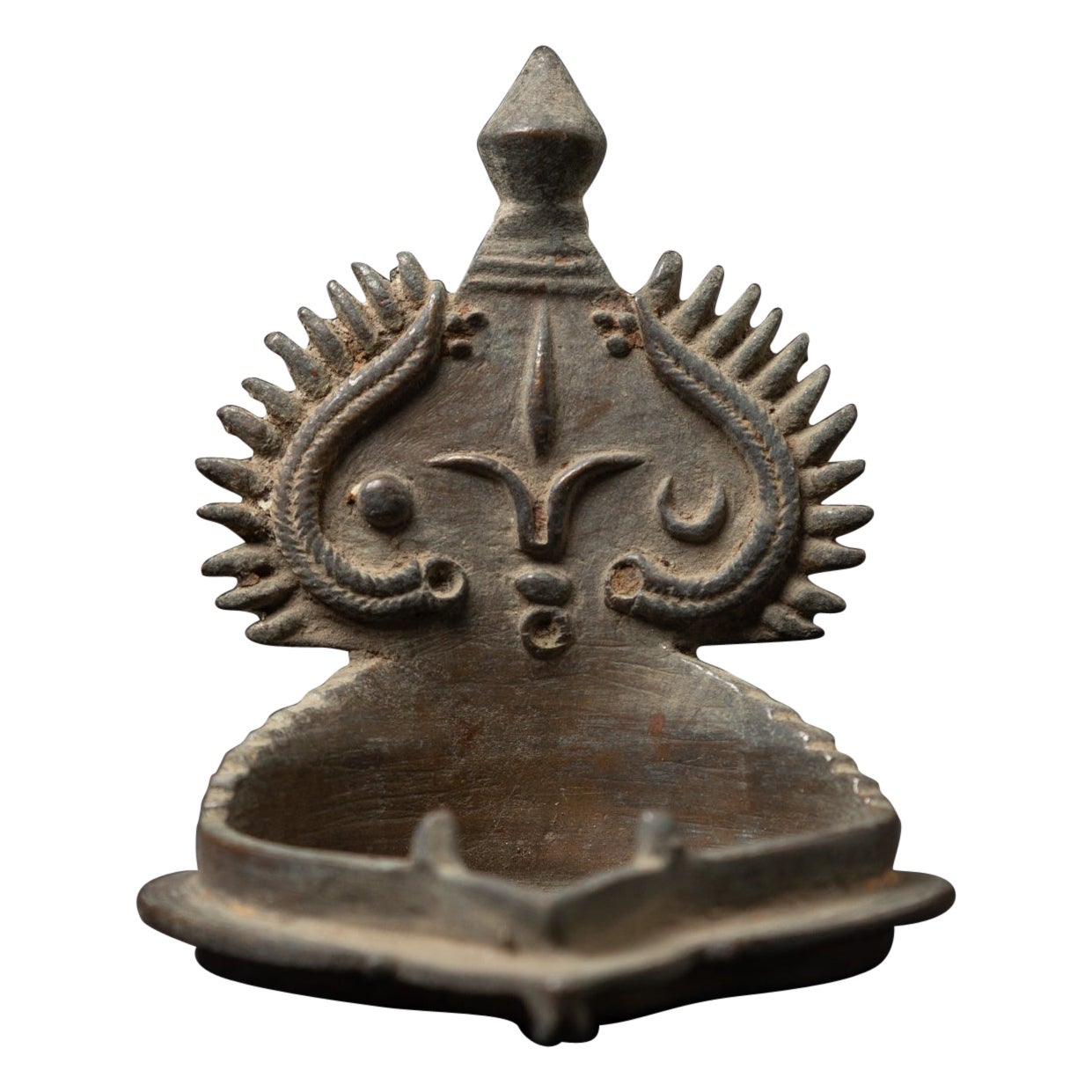 Lámpara de aceite india antigua del siglo XIX procedente de la India