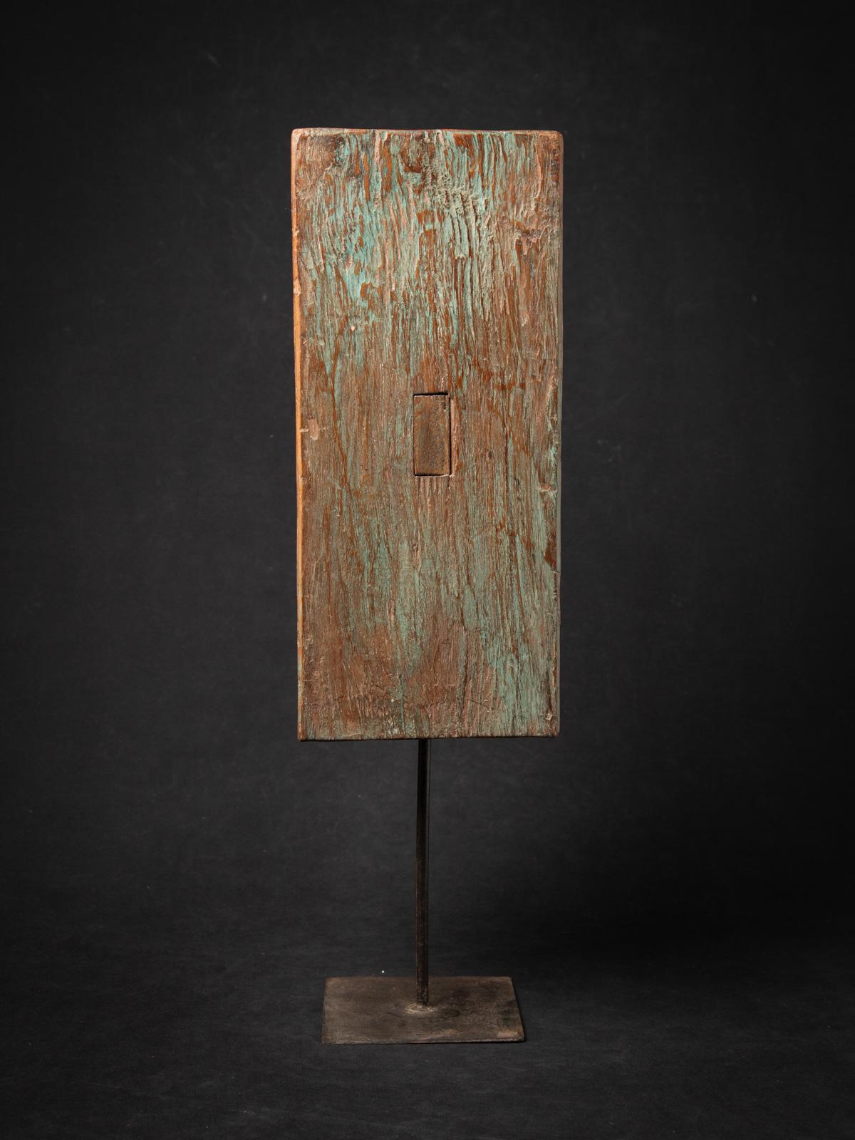 19th century Antique Indian wooden Temple panel from India In Good Condition For Sale In DEVENTER, NL