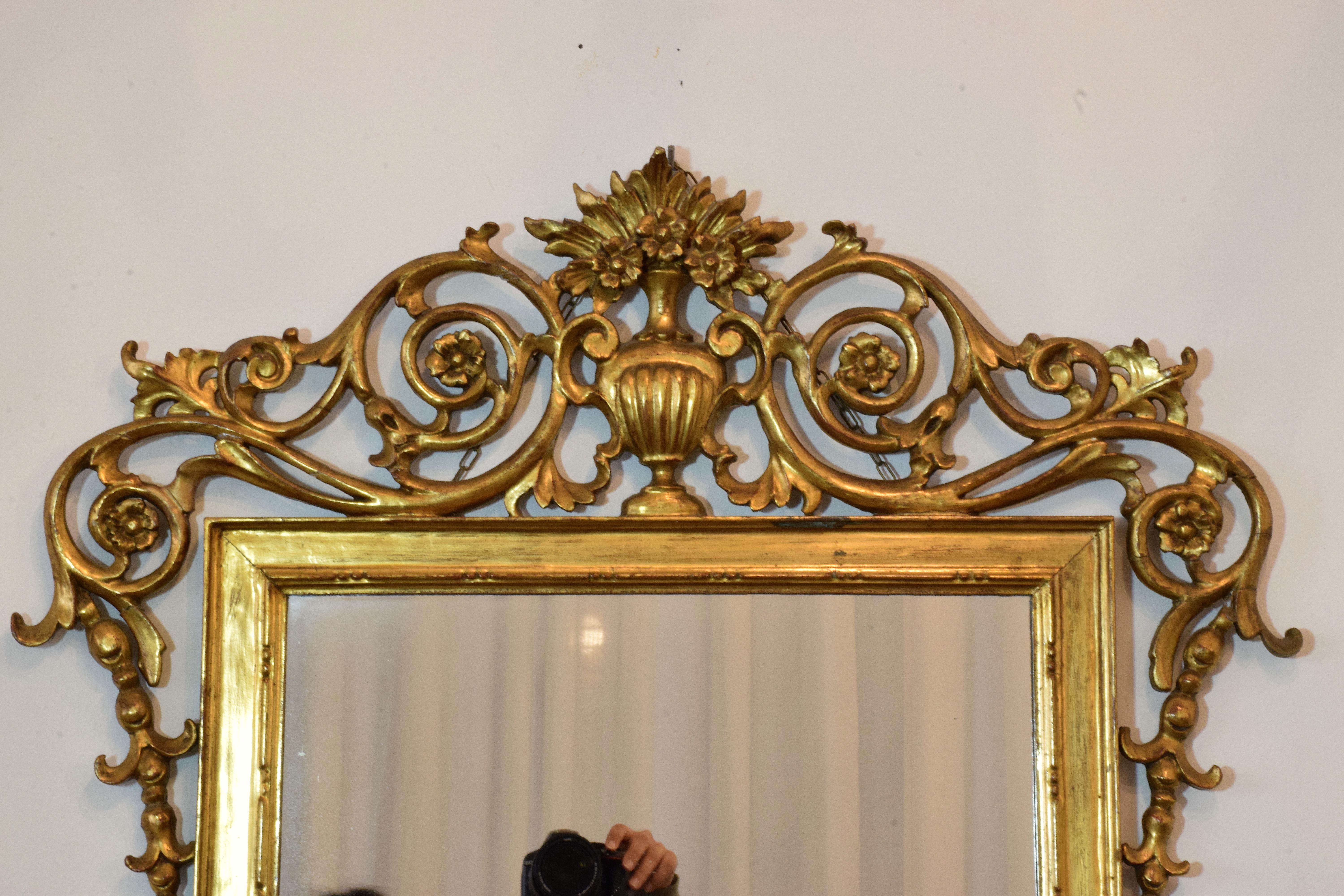 Antique 19th Century Italian Rococo Giltwood Wall Mirror In Good Condition In Paris, FR