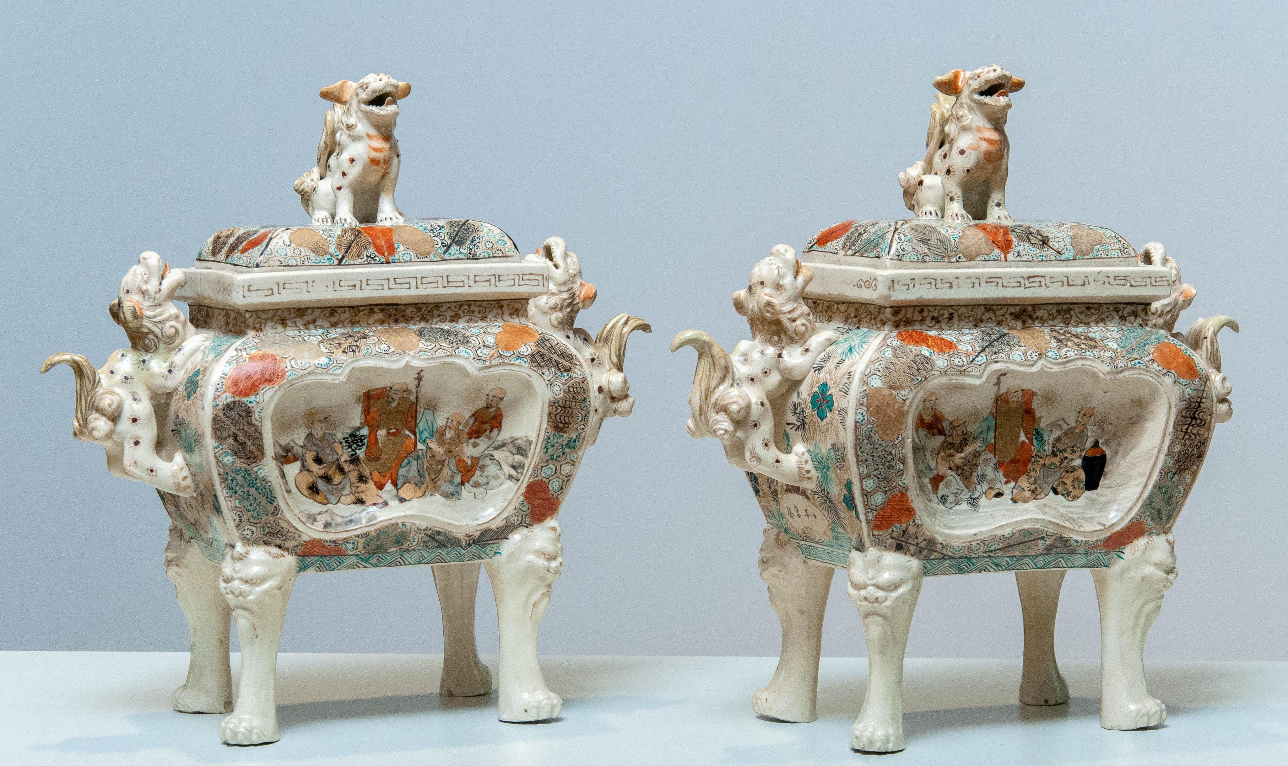 19ème siècle Antique Chinois Fu Foo Chiens Protégés Céramique Fang Ding. en vente 8