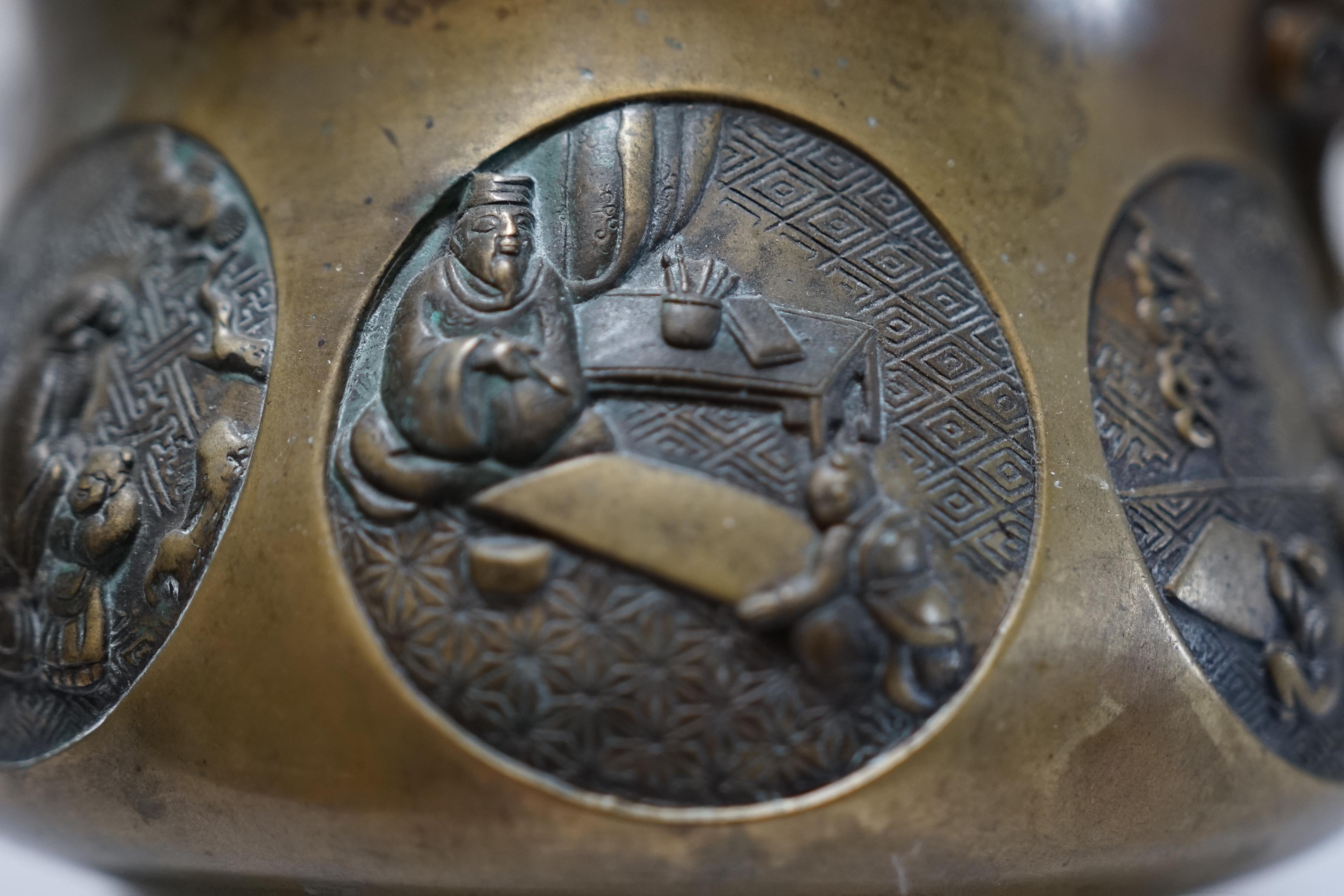 Encensoir japonais ancien du 19ème siècle en bronze de la période Meiji en vente 3