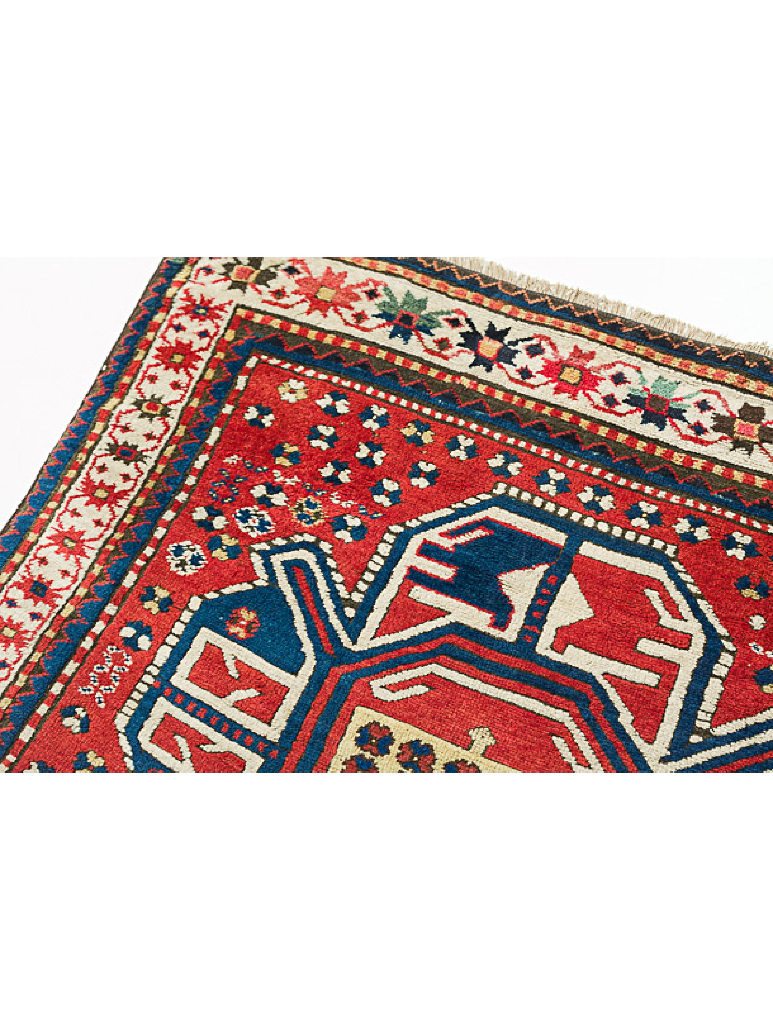 Antiker Karabagh-Teppich des 19. Jahrhunderts, Kaukasus-Kasak-Karabach-Teppich, natürlich gefärbt (Oushak) im Angebot