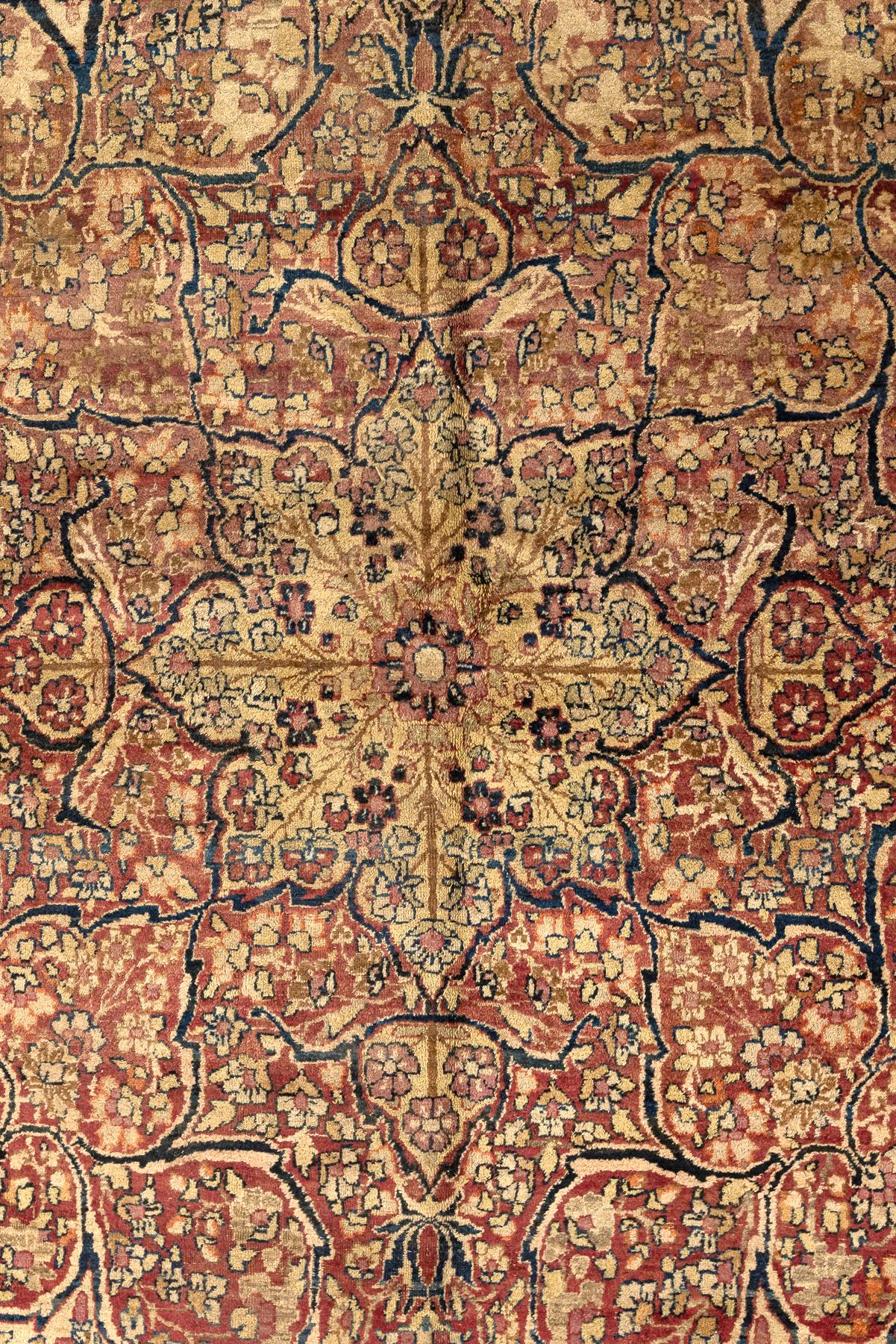 Perse Tapis persan ancien Kerman Lavar du 19ème siècle en vente