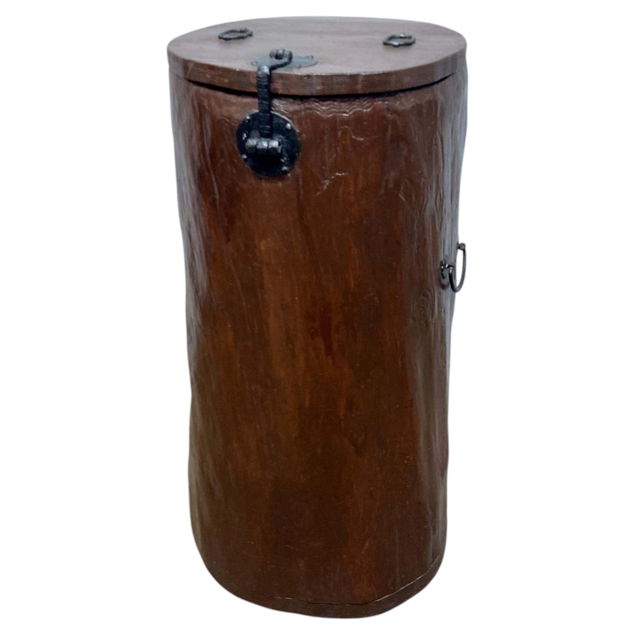 Arcón coreano antiguo del siglo XIX tallado en madera de árbol en venta