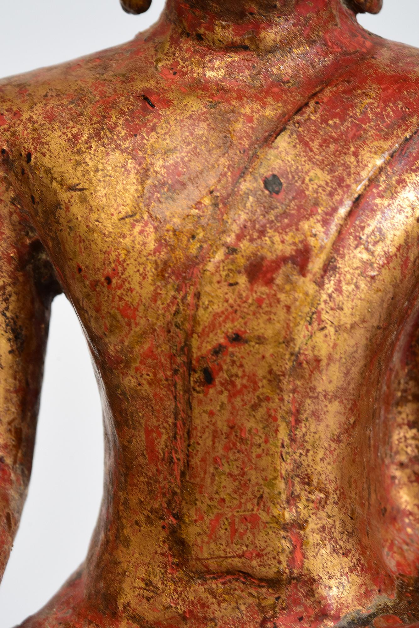 Thaïlandais Bouddha assis en bois de Lanna thaïlandais ancien du 19ème siècle en vente
