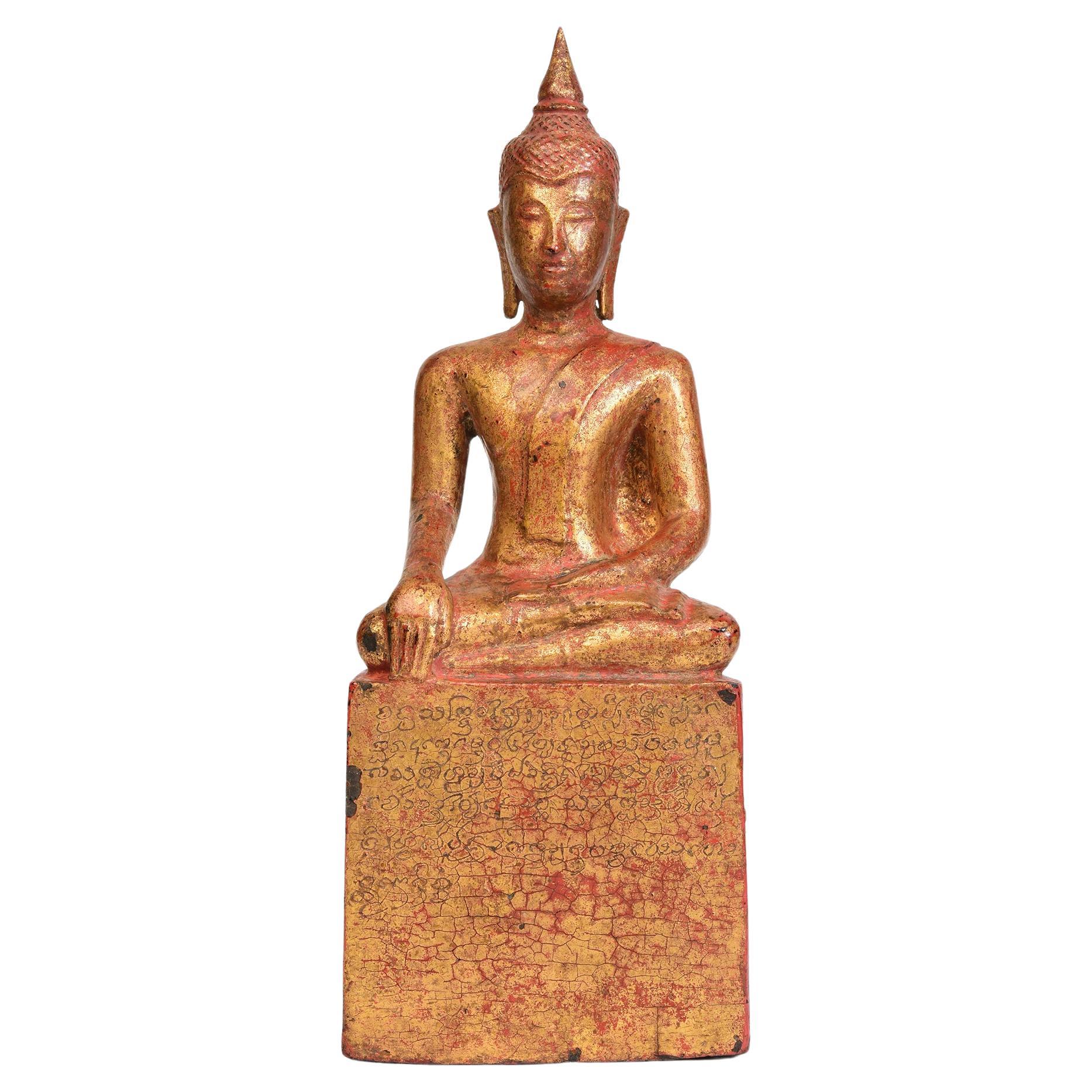 Bouddha assis en bois de Lanna thaïlandais ancien du 19ème siècle