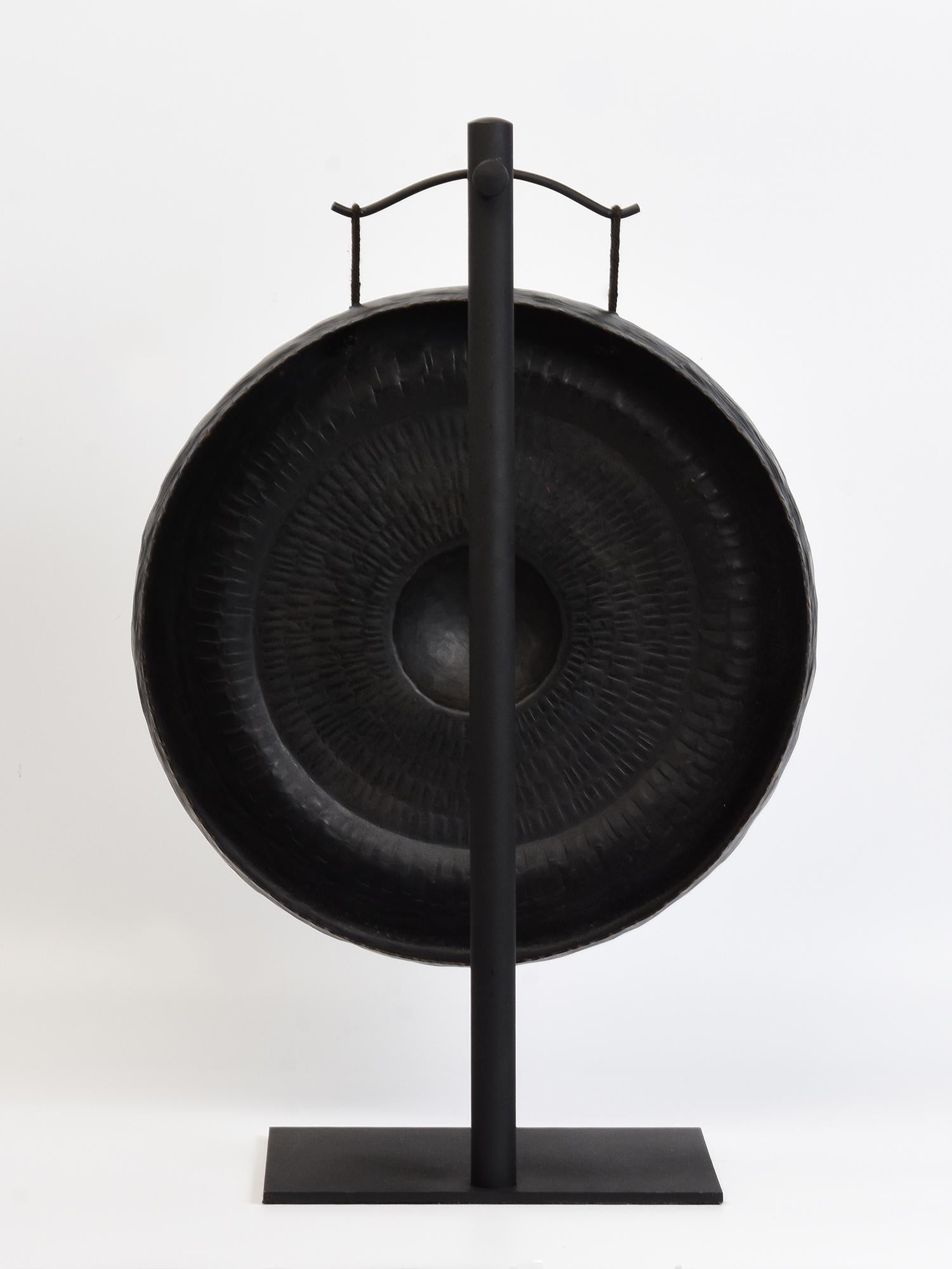 Gong antico in bronzo del Laos del XIX secolo con supporto in vendita 4