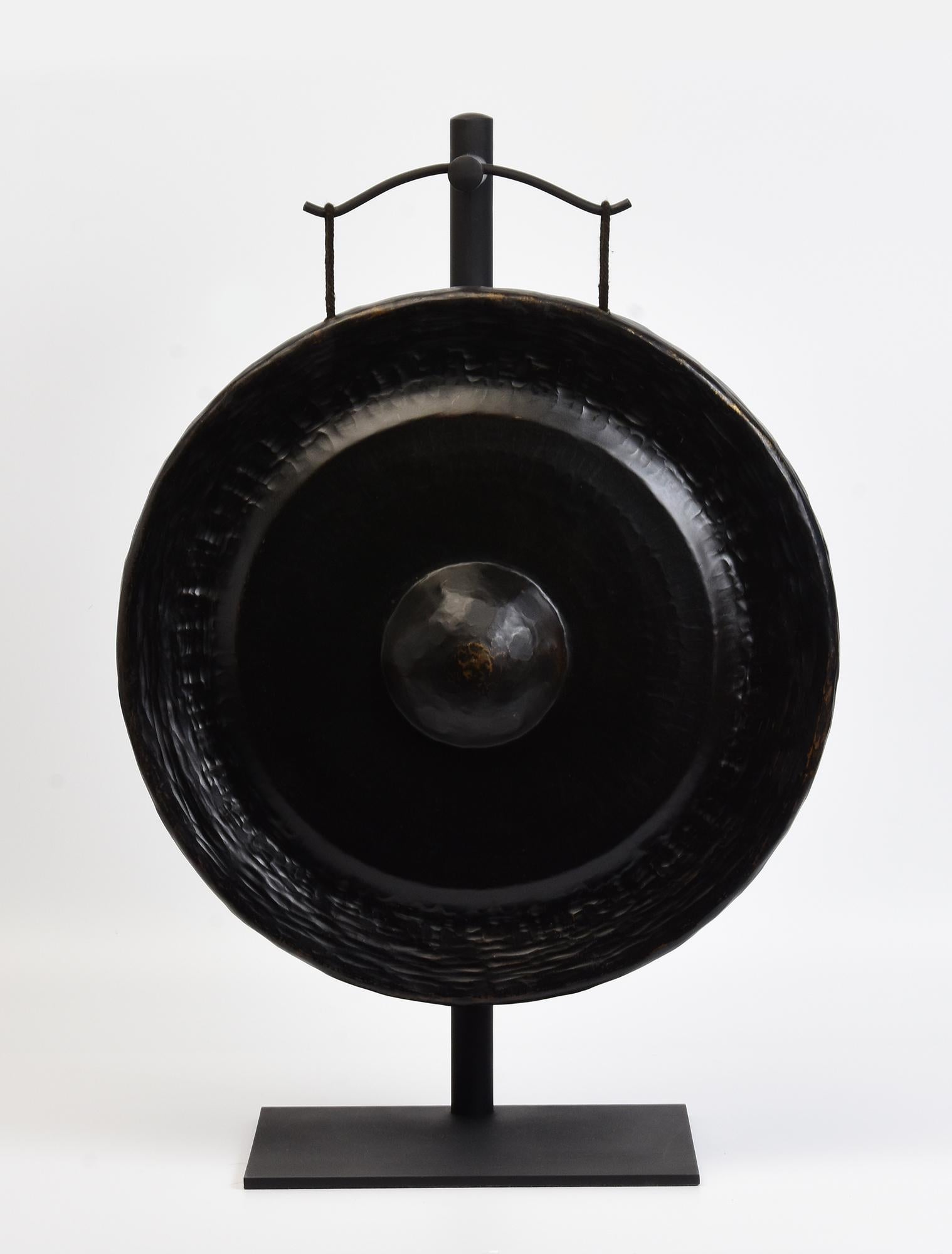 Gong antico in bronzo del Laos del XIX secolo con supporto in vendita 8