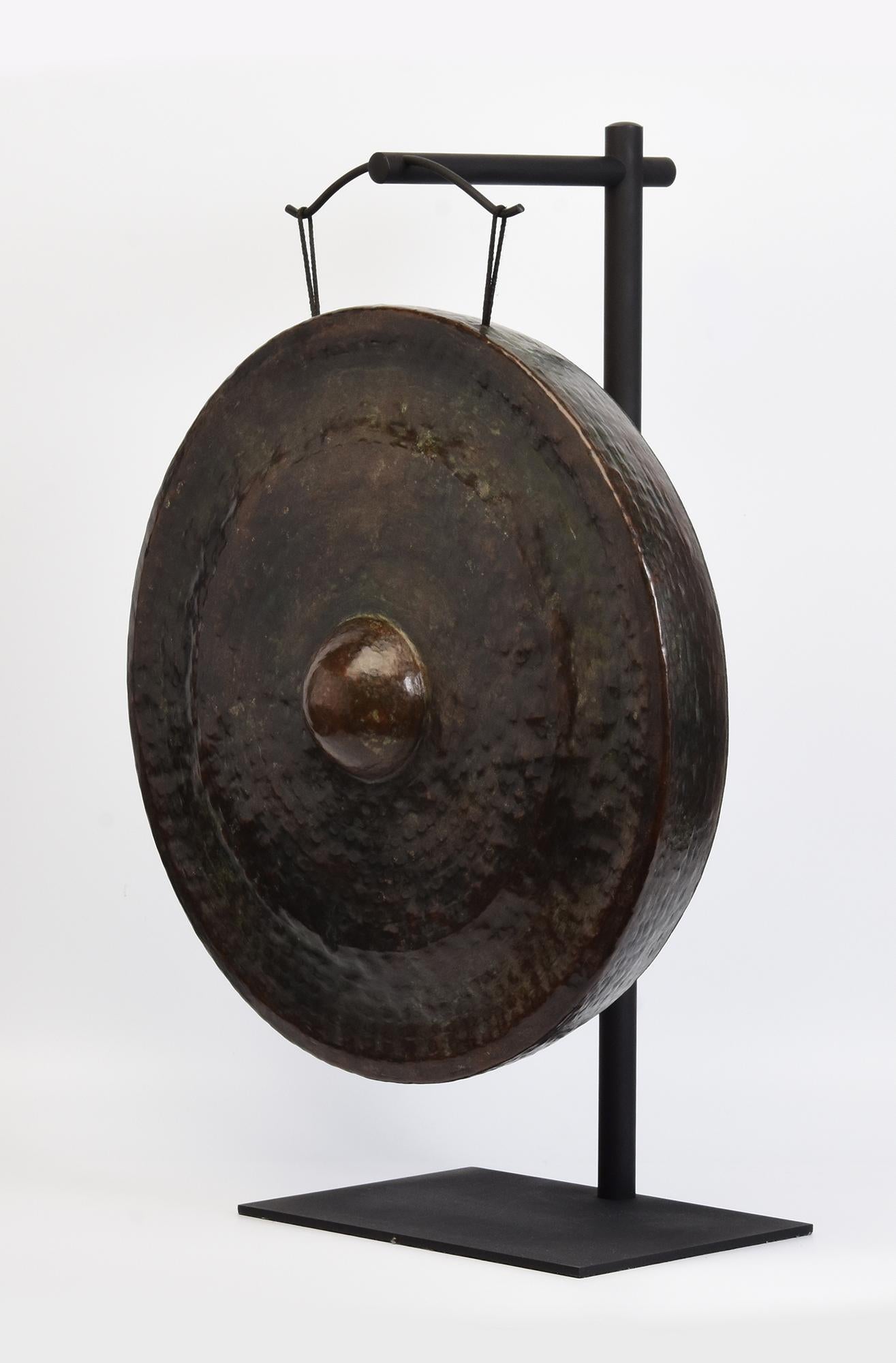 Antiker Laos Bronze-Kleiderständer mit Ständer aus dem 19. Jahrhundert im Angebot 2
