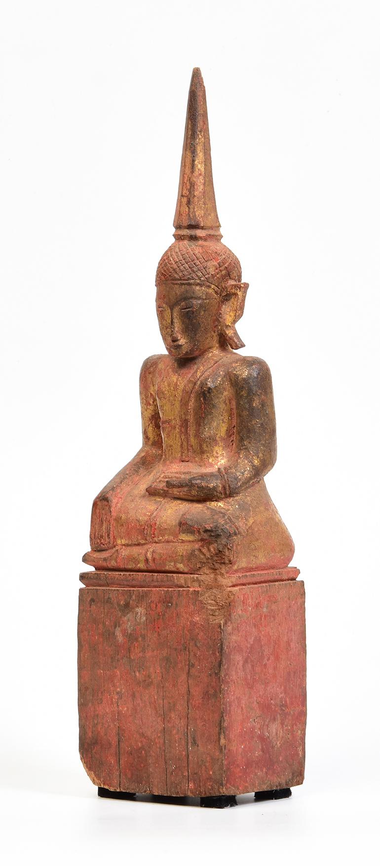Antiker sitzender Laos-Holz-Buddha aus dem 19. Jahrhundert im Angebot 1