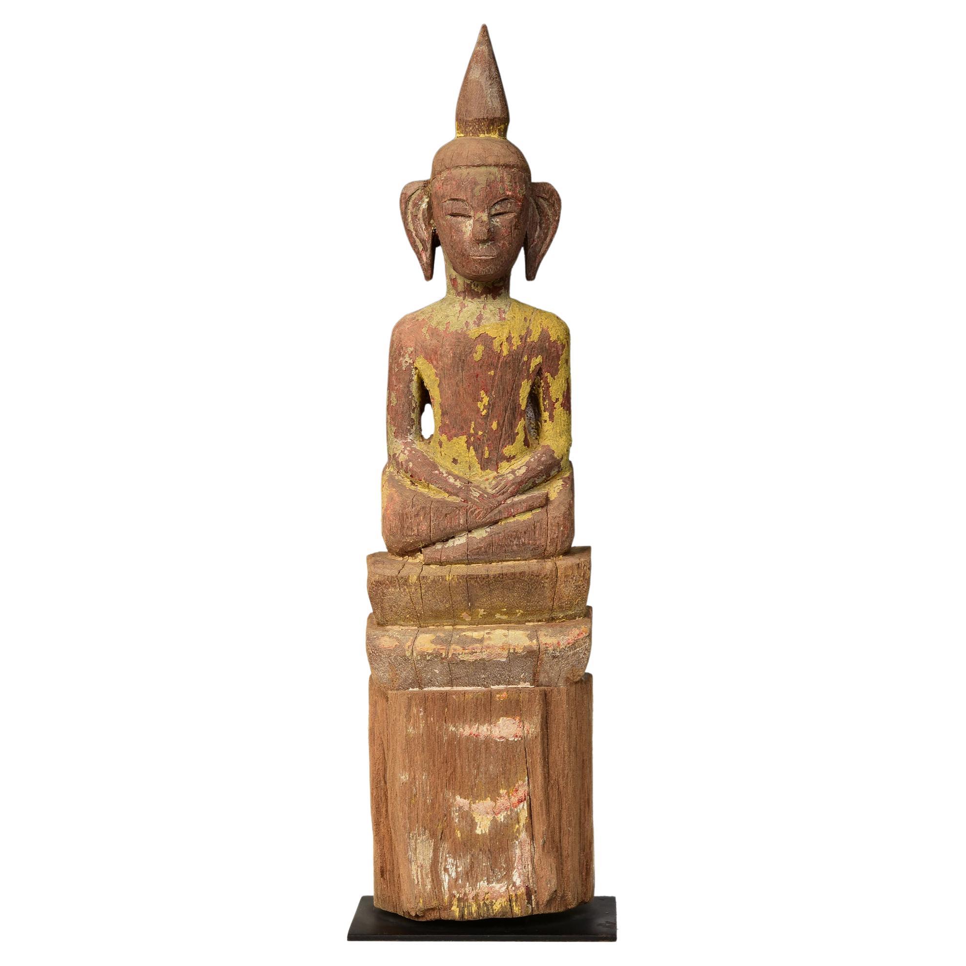 Antiker sitzender Laos-Holz-Buddha aus dem 19. Jahrhundert im Angebot