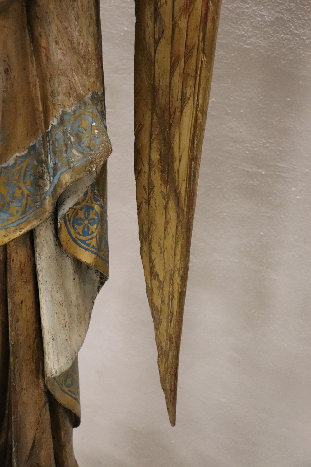 Bois Grande sculpture d'ange ancienne du 19ème siècle en bois sculpté à la main en vente