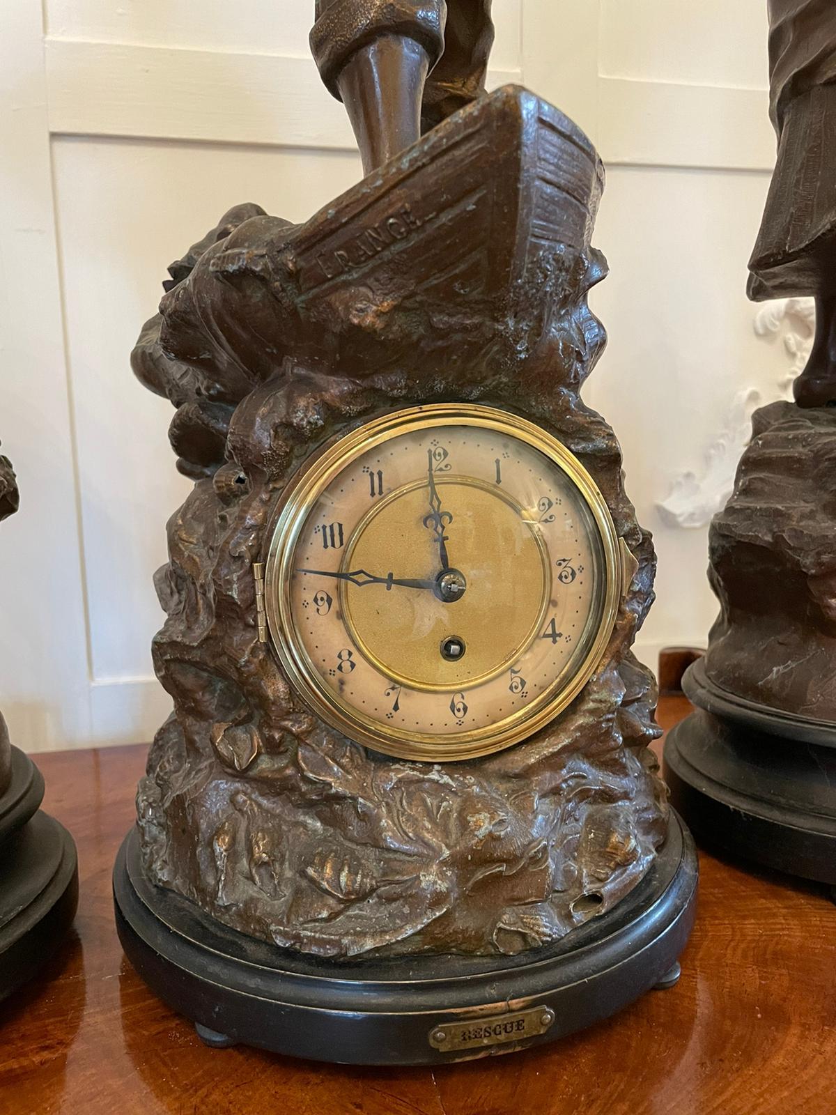 Zinc brut Ensemble ancien de trois pièces d'horloges françaises du 19ème siècle, de grande taille en vente