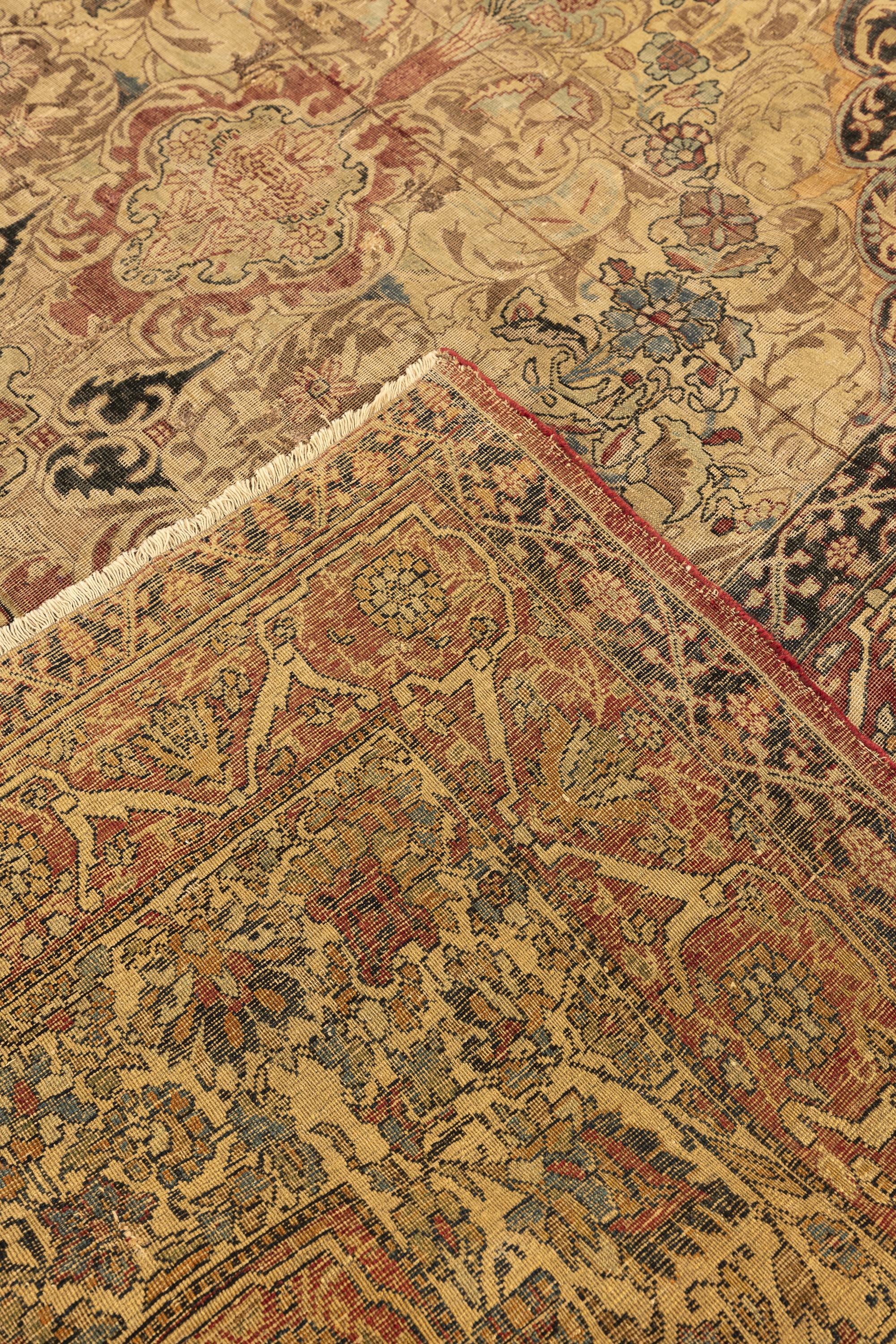 19th Century Antique Perrsian Lavar Kerman Carpet In Fair Condition For Sale In Barueri, SP, BR