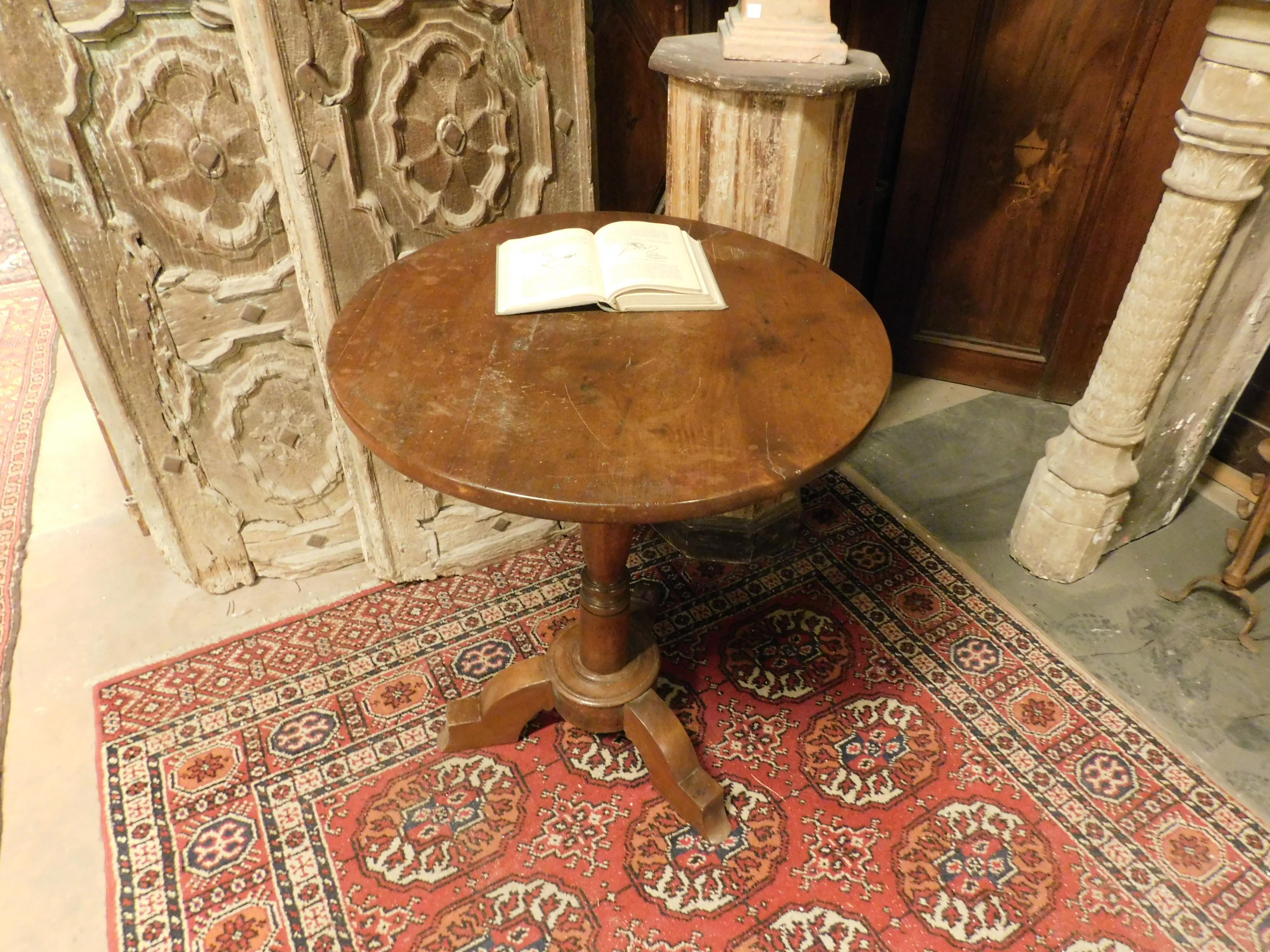 19th century antique little side table for reading or decoration, walnut, from Italy.