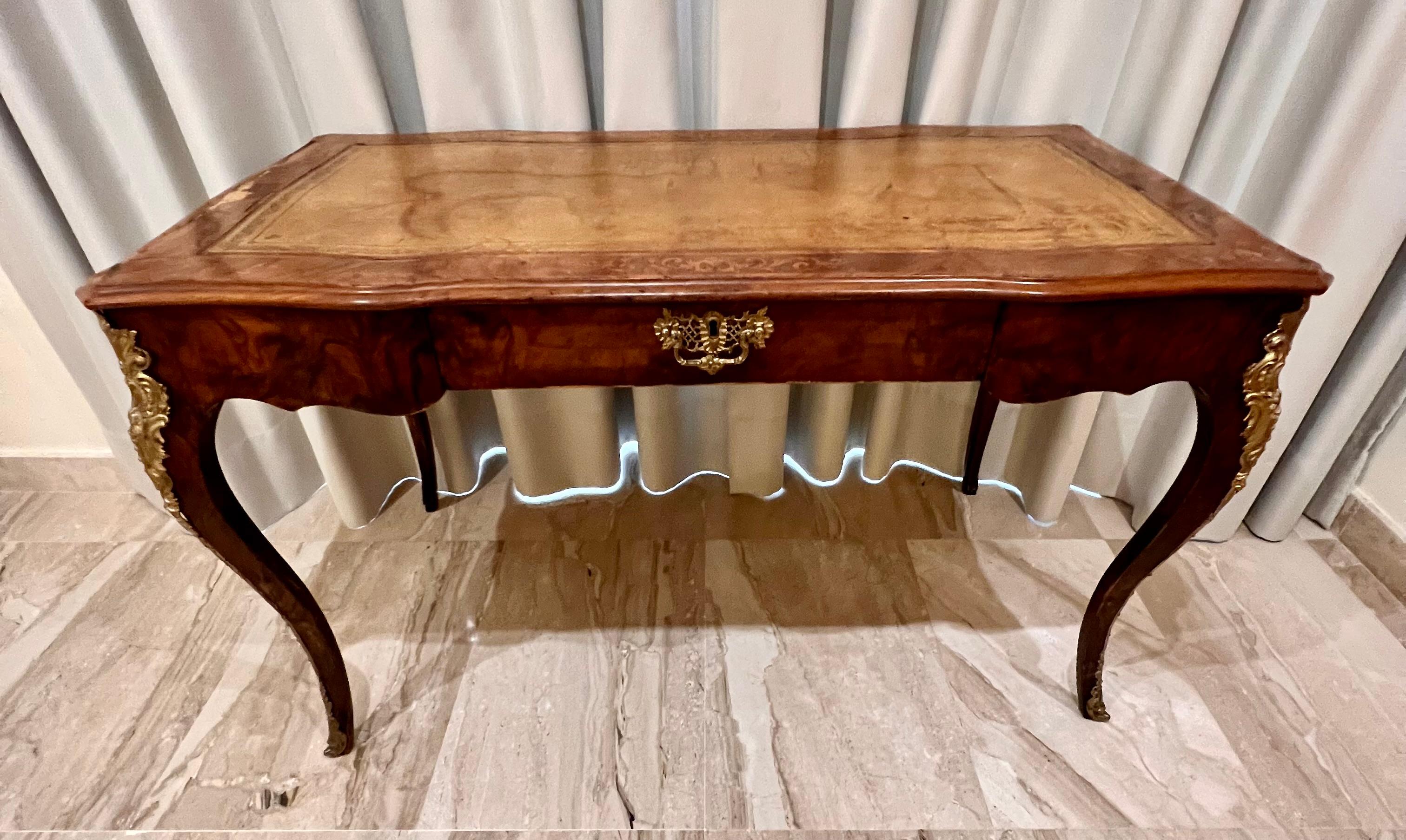 French Antique 19th Century Louis XV Bureau Writing Table in Wood and Bronze  For Sale