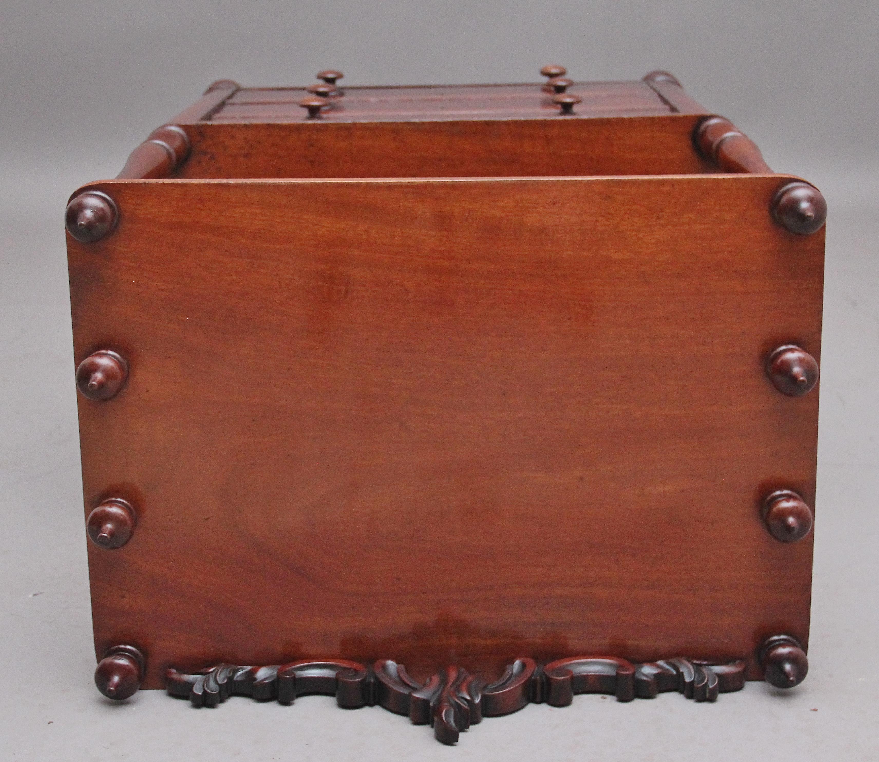 19th Century Antique Mahogany Whatnot with Cellarette For Sale 1